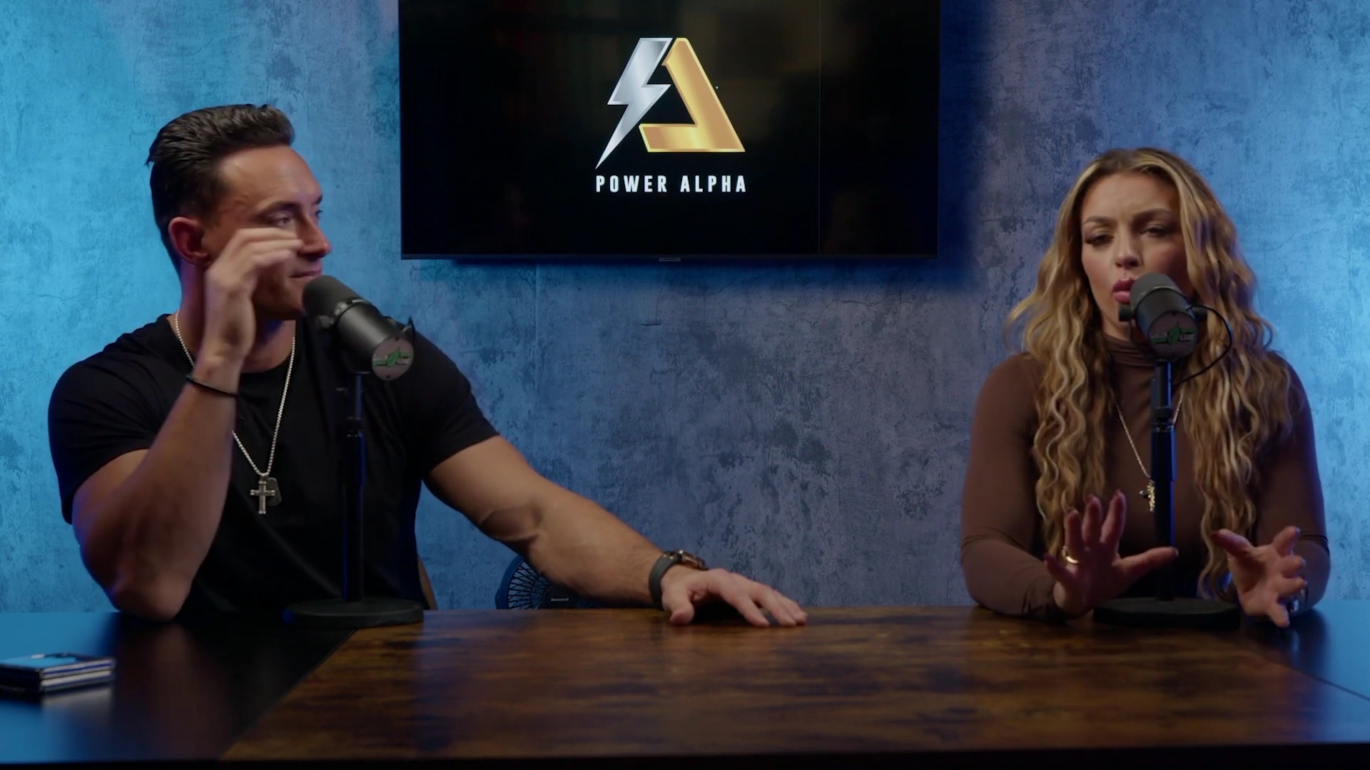x2mate_com-Ep_9_-_Power_Alphas_Podcast___28Mandy_Saccomanno___Sabby_Piscitelli29-281080p29_mp41603.jpg