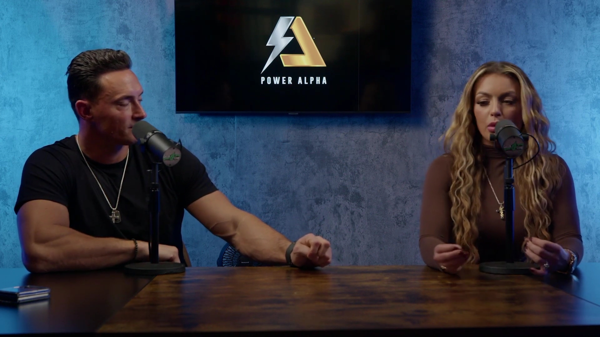 x2mate_com-Ep_9_-_Power_Alphas_Podcast___28Mandy_Saccomanno___Sabby_Piscitelli29-281080p29_mp41608.jpg