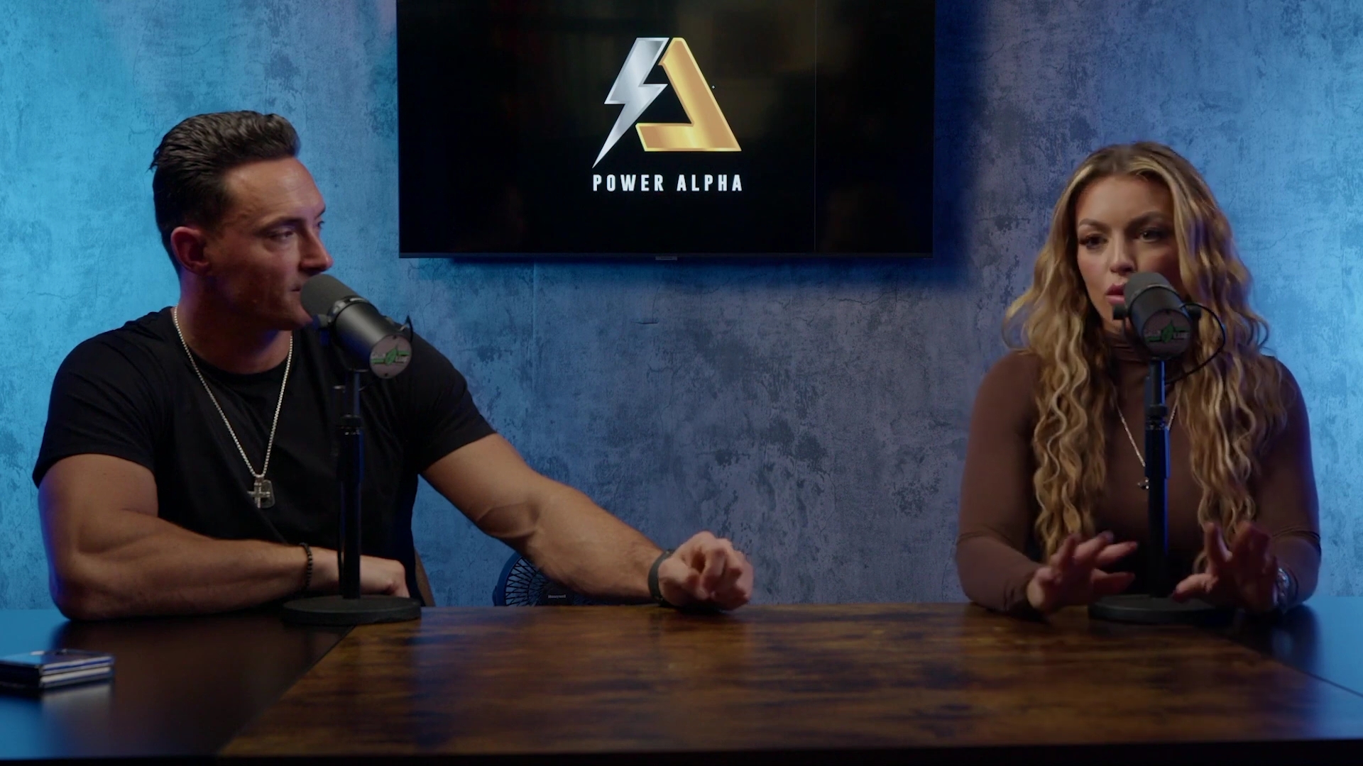 x2mate_com-Ep_9_-_Power_Alphas_Podcast___28Mandy_Saccomanno___Sabby_Piscitelli29-281080p29_mp41609.jpg