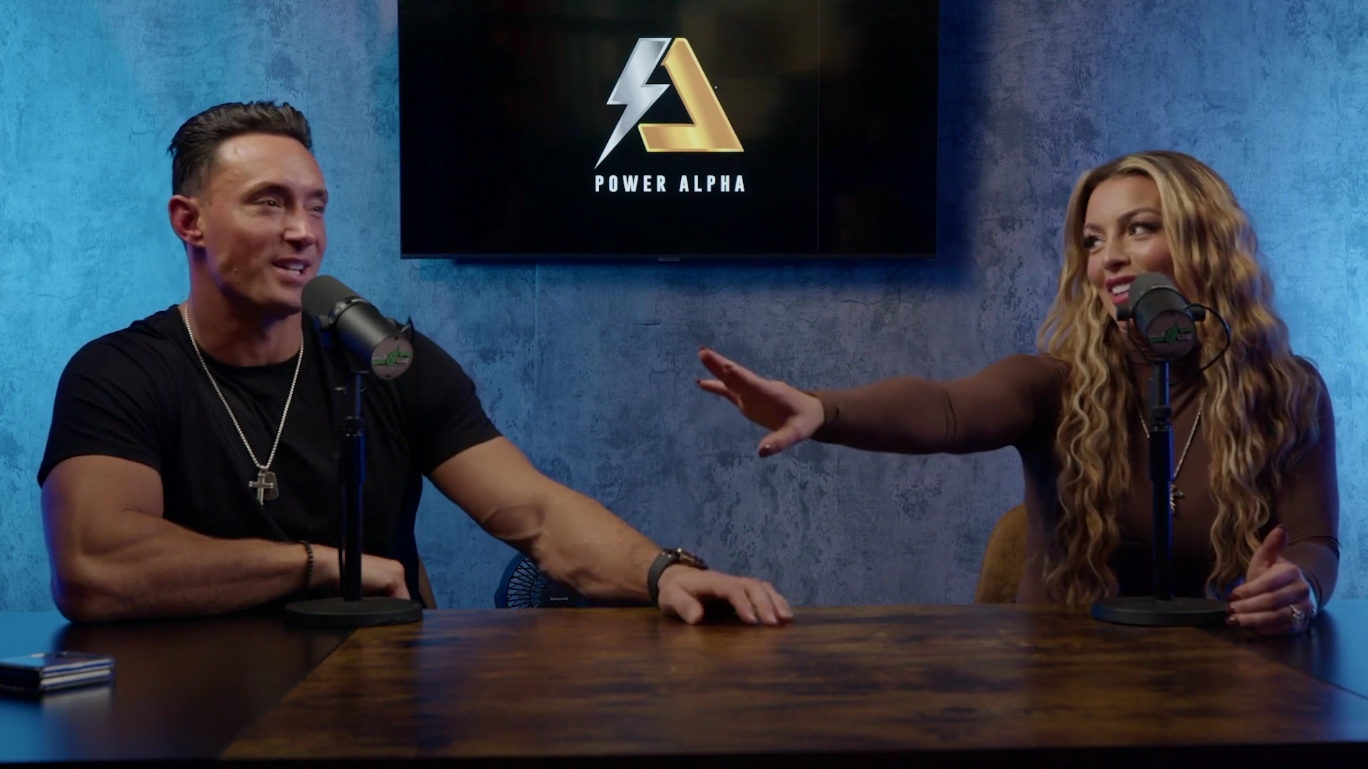 x2mate_com-Ep_9_-_Power_Alphas_Podcast___28Mandy_Saccomanno___Sabby_Piscitelli29-281080p29_mp41620.jpg