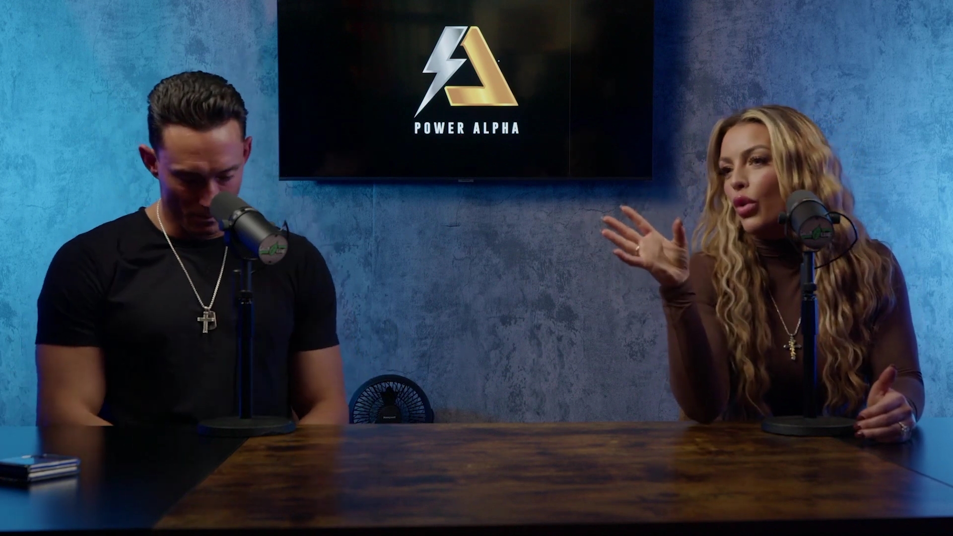 x2mate_com-Ep_9_-_Power_Alphas_Podcast___28Mandy_Saccomanno___Sabby_Piscitelli29-281080p29_mp41624.jpg