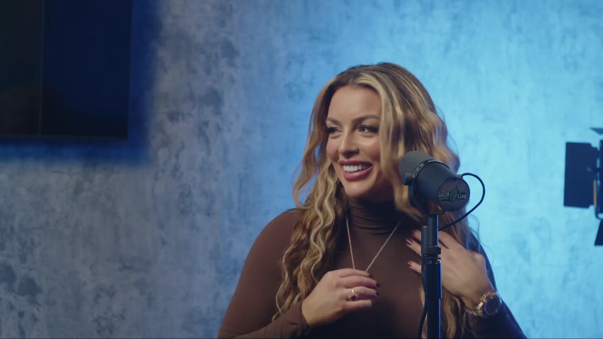 x2mate_com-Ep_9_-_Power_Alphas_Podcast___28Mandy_Saccomanno___Sabby_Piscitelli29-281080p29_mp41632.jpg