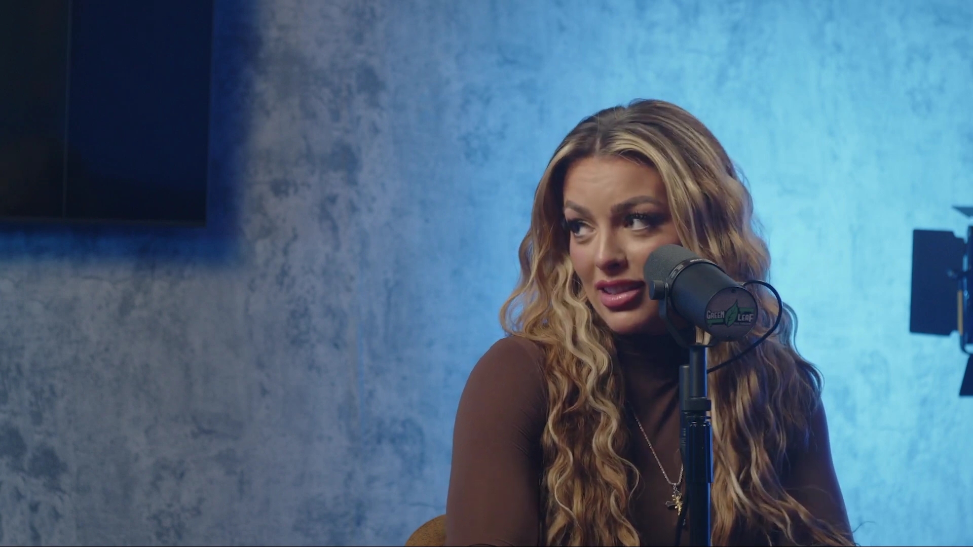 x2mate_com-Ep_9_-_Power_Alphas_Podcast___28Mandy_Saccomanno___Sabby_Piscitelli29-281080p29_mp41666.jpg