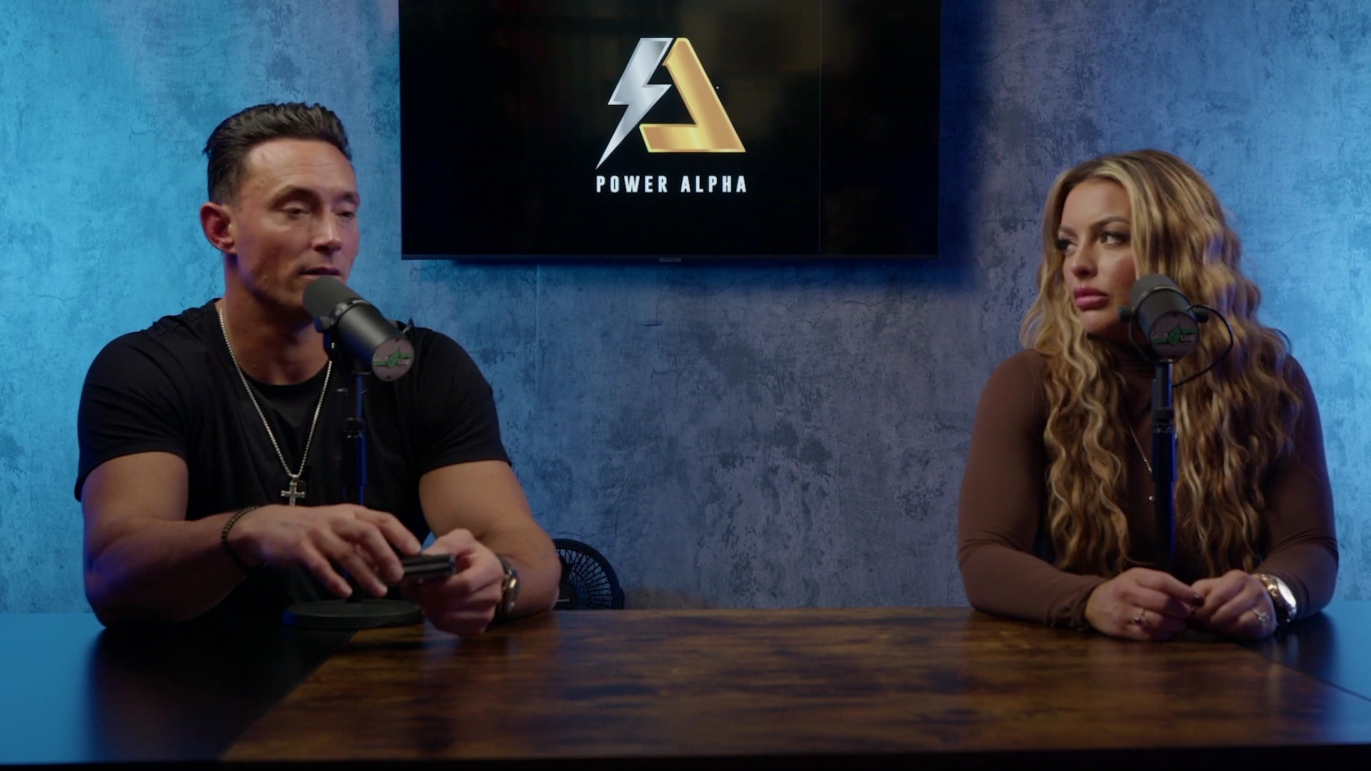 x2mate_com-Ep_9_-_Power_Alphas_Podcast___28Mandy_Saccomanno___Sabby_Piscitelli29-281080p29_mp41717.jpg
