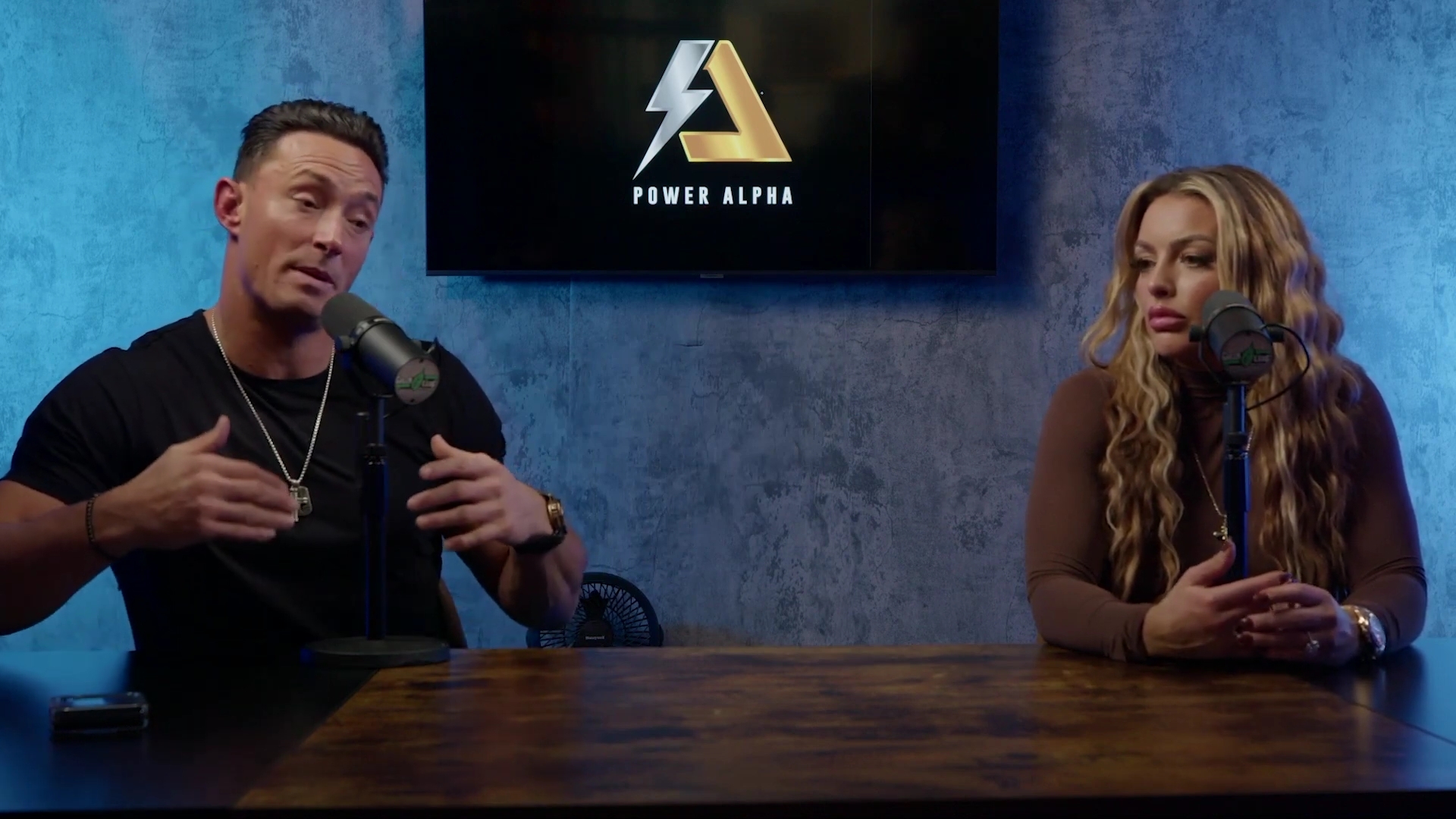 x2mate_com-Ep_9_-_Power_Alphas_Podcast___28Mandy_Saccomanno___Sabby_Piscitelli29-281080p29_mp41758.jpg