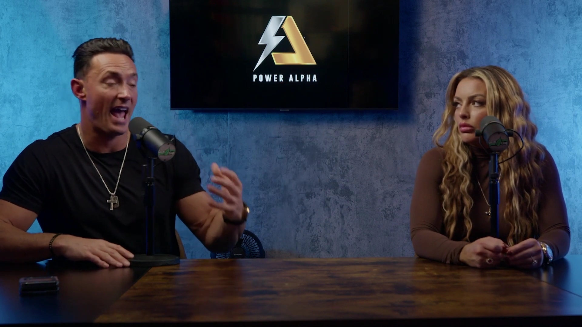 x2mate_com-Ep_9_-_Power_Alphas_Podcast___28Mandy_Saccomanno___Sabby_Piscitelli29-281080p29_mp41760.jpg