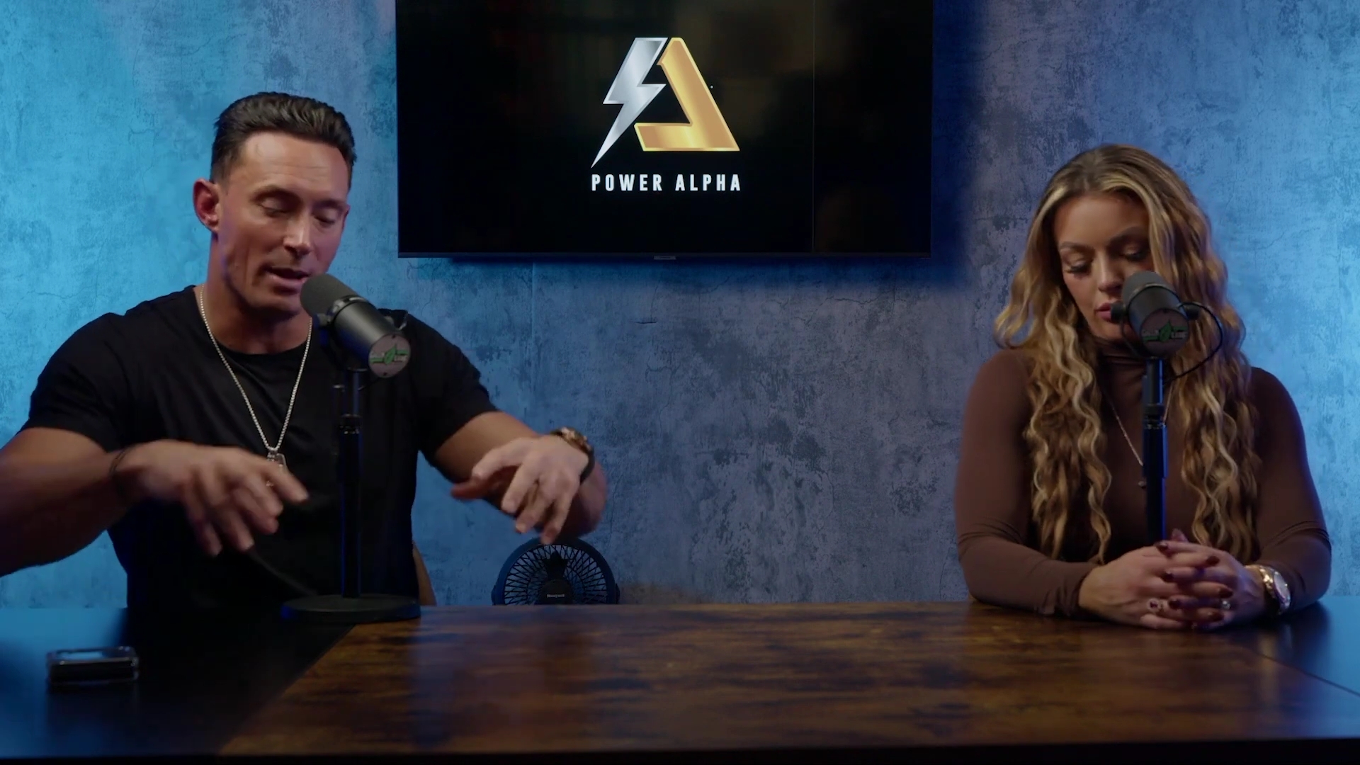 x2mate_com-Ep_9_-_Power_Alphas_Podcast___28Mandy_Saccomanno___Sabby_Piscitelli29-281080p29_mp41762.jpg
