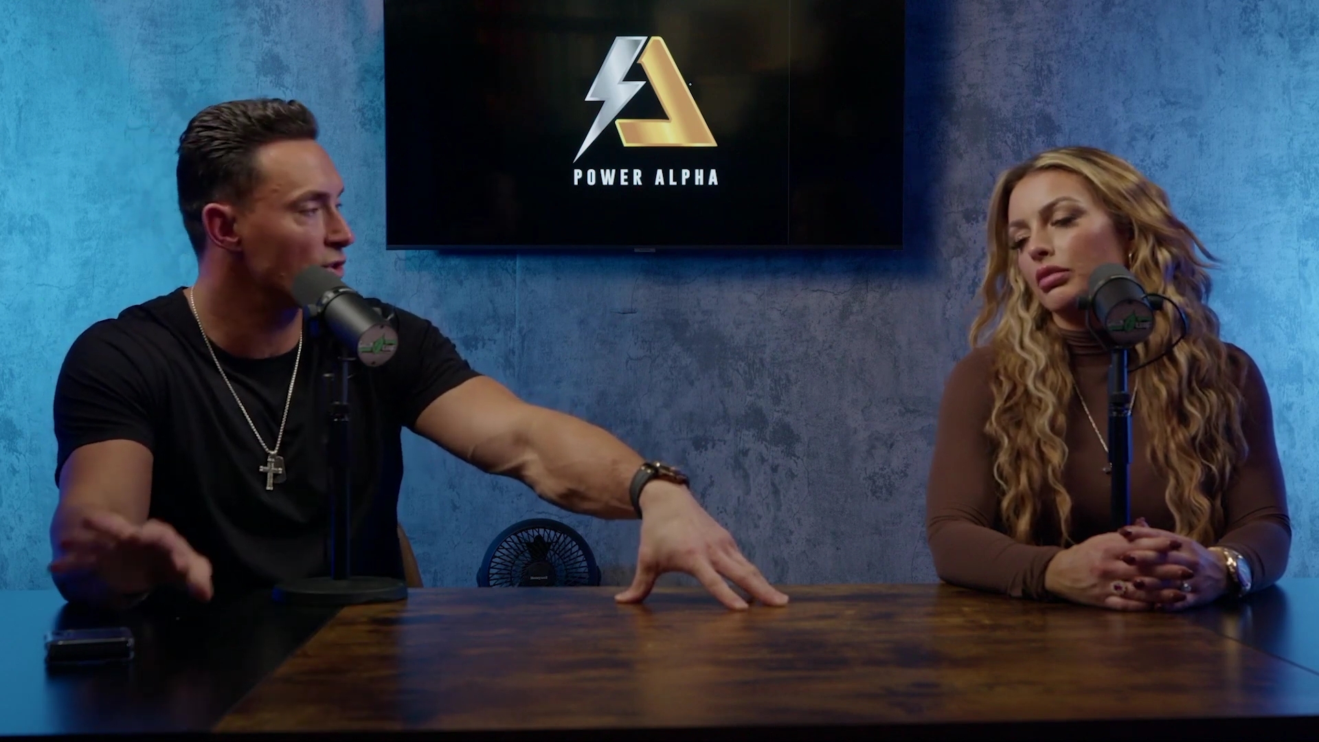 x2mate_com-Ep_9_-_Power_Alphas_Podcast___28Mandy_Saccomanno___Sabby_Piscitelli29-281080p29_mp41769.jpg