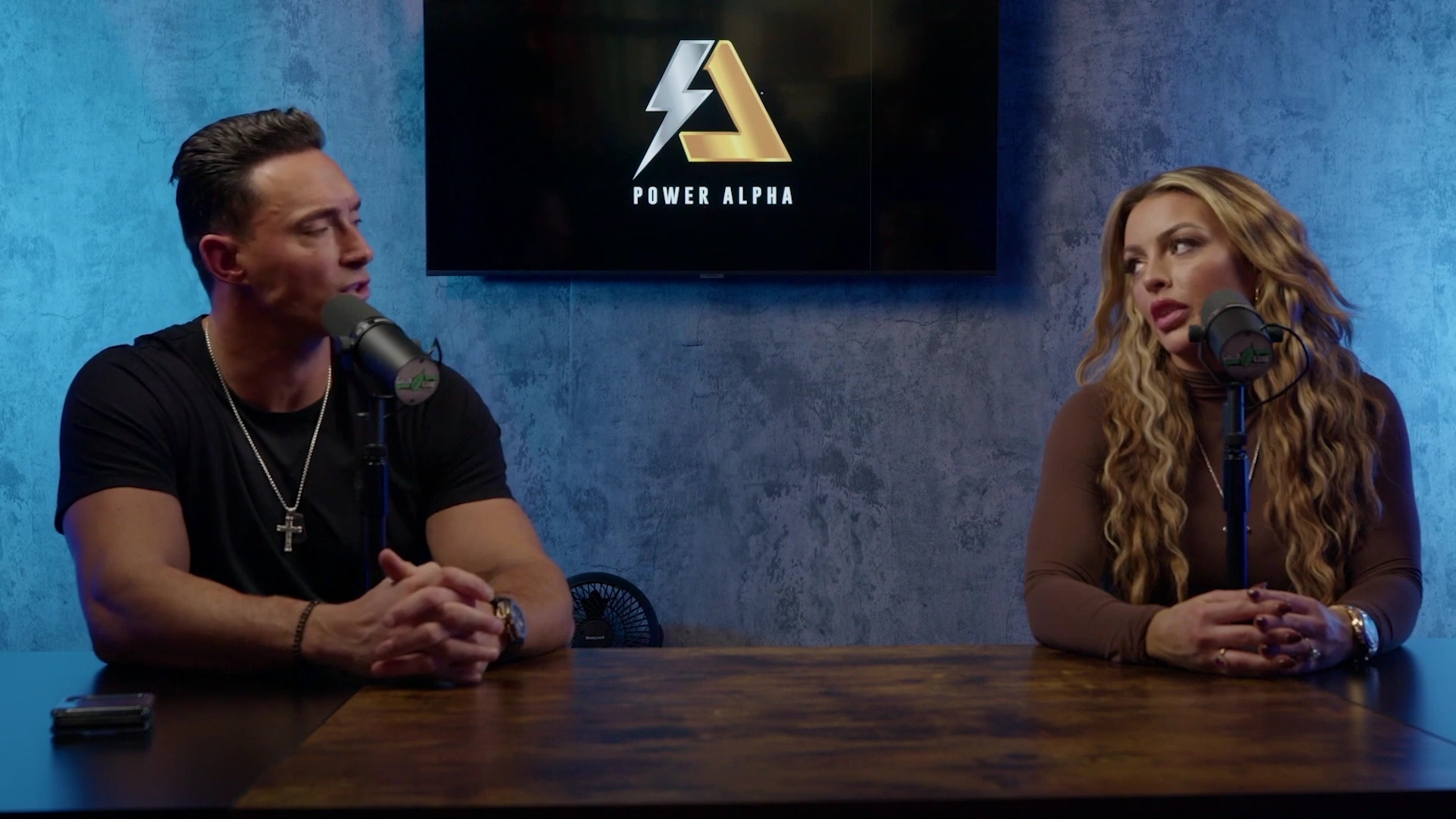 x2mate_com-Ep_9_-_Power_Alphas_Podcast___28Mandy_Saccomanno___Sabby_Piscitelli29-281080p29_mp41786.jpg
