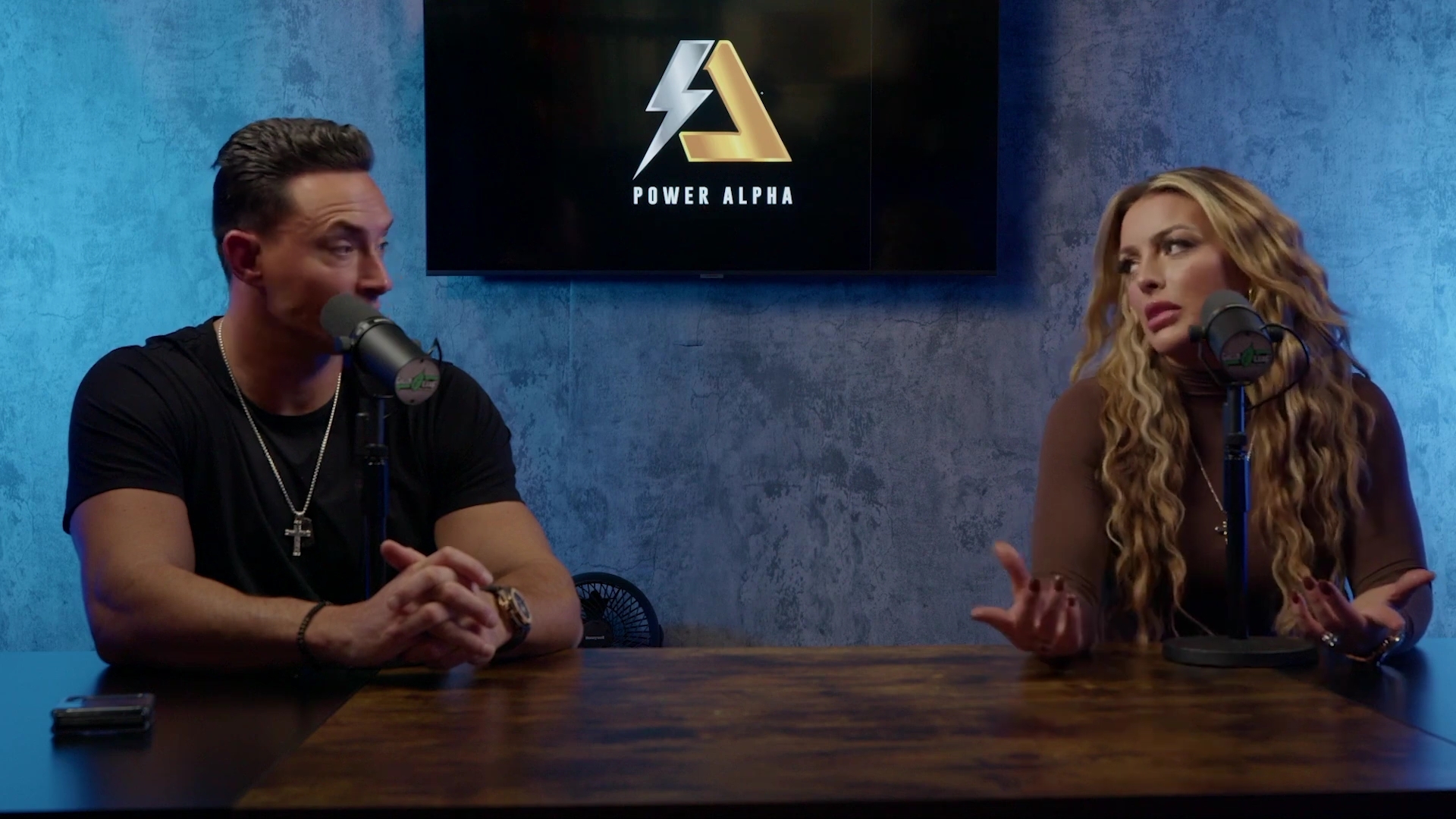 x2mate_com-Ep_9_-_Power_Alphas_Podcast___28Mandy_Saccomanno___Sabby_Piscitelli29-281080p29_mp41796.jpg