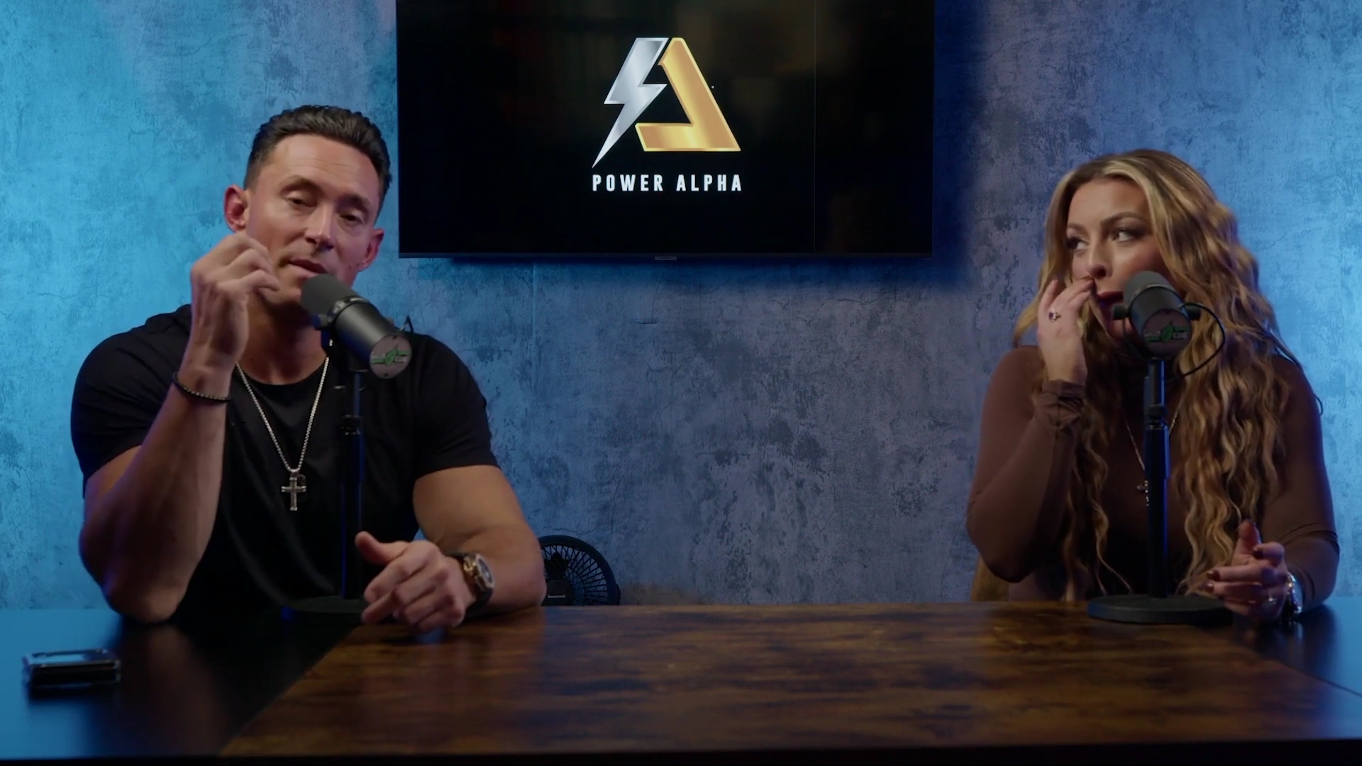 x2mate_com-Ep_9_-_Power_Alphas_Podcast___28Mandy_Saccomanno___Sabby_Piscitelli29-281080p29_mp41803.jpg