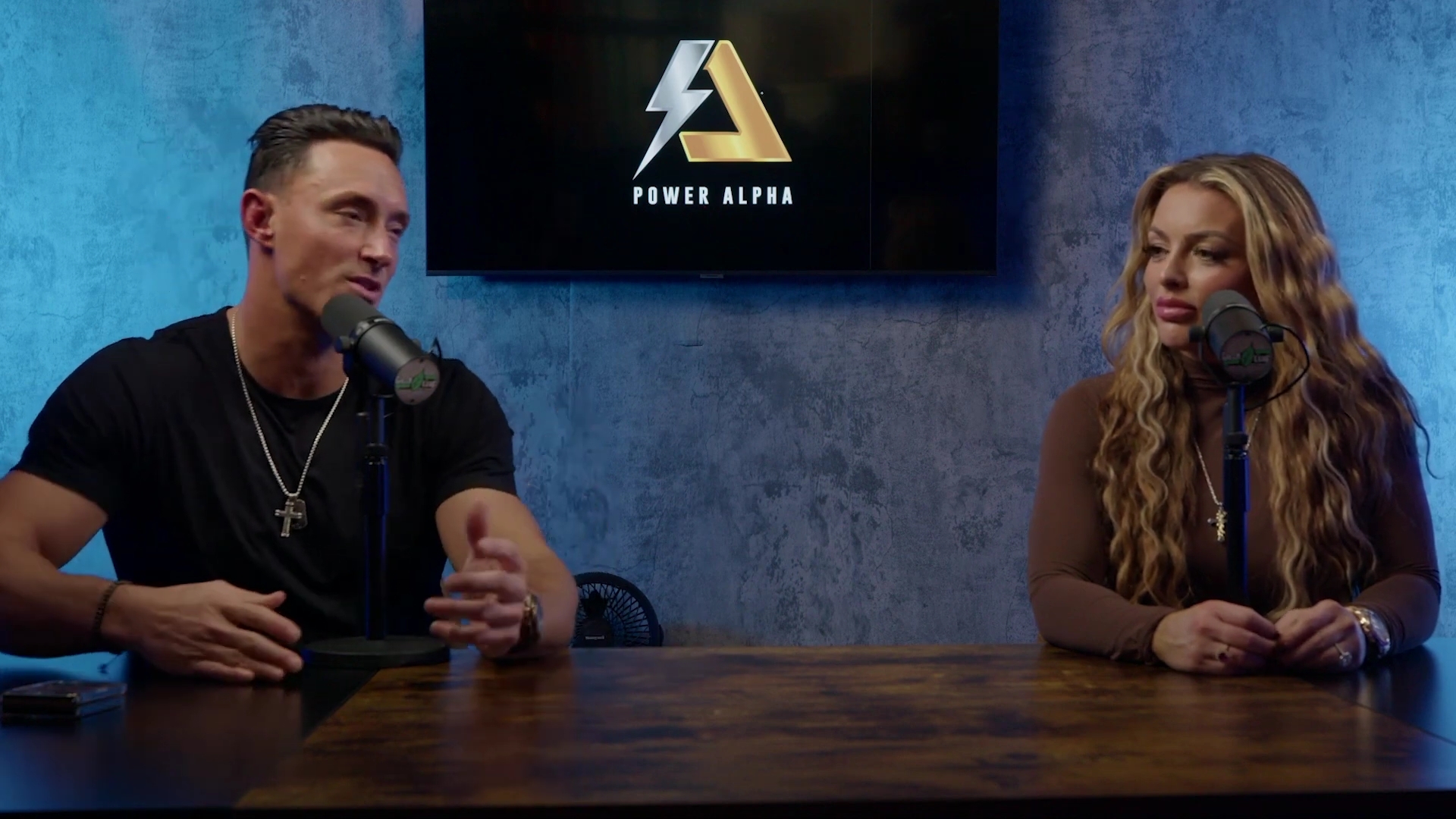 x2mate_com-Ep_9_-_Power_Alphas_Podcast___28Mandy_Saccomanno___Sabby_Piscitelli29-281080p29_mp41901.jpg