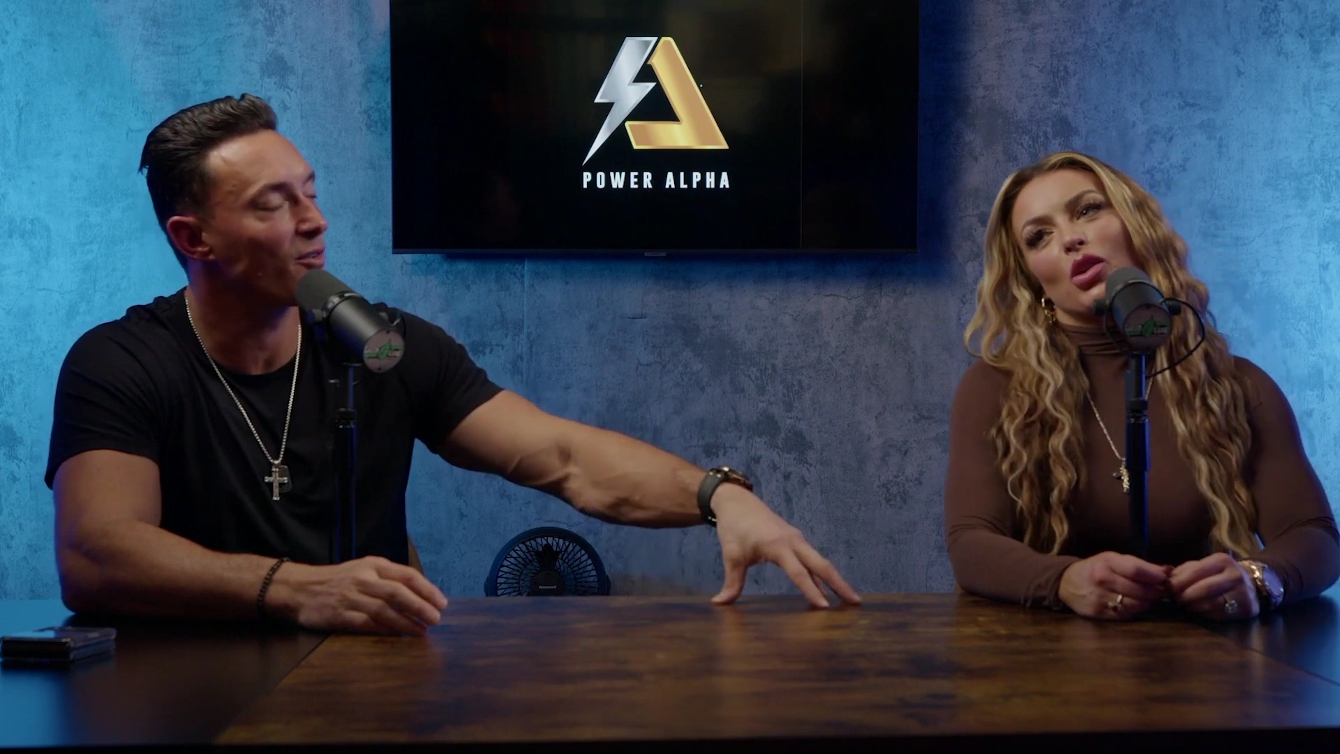 x2mate_com-Ep_9_-_Power_Alphas_Podcast___28Mandy_Saccomanno___Sabby_Piscitelli29-281080p29_mp41929.jpg