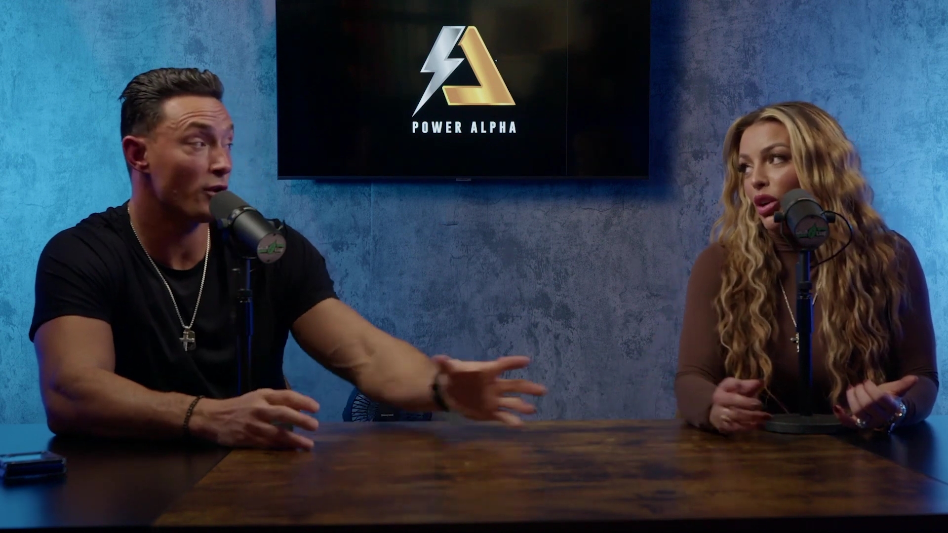 x2mate_com-Ep_9_-_Power_Alphas_Podcast___28Mandy_Saccomanno___Sabby_Piscitelli29-281080p29_mp41966.jpg