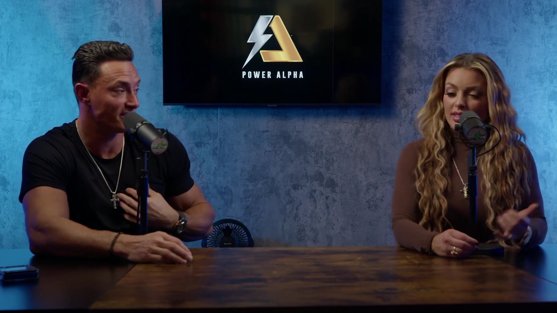 x2mate_com-Ep_9_-_Power_Alphas_Podcast___28Mandy_Saccomanno___Sabby_Piscitelli29-281080p29_mp41968.jpg