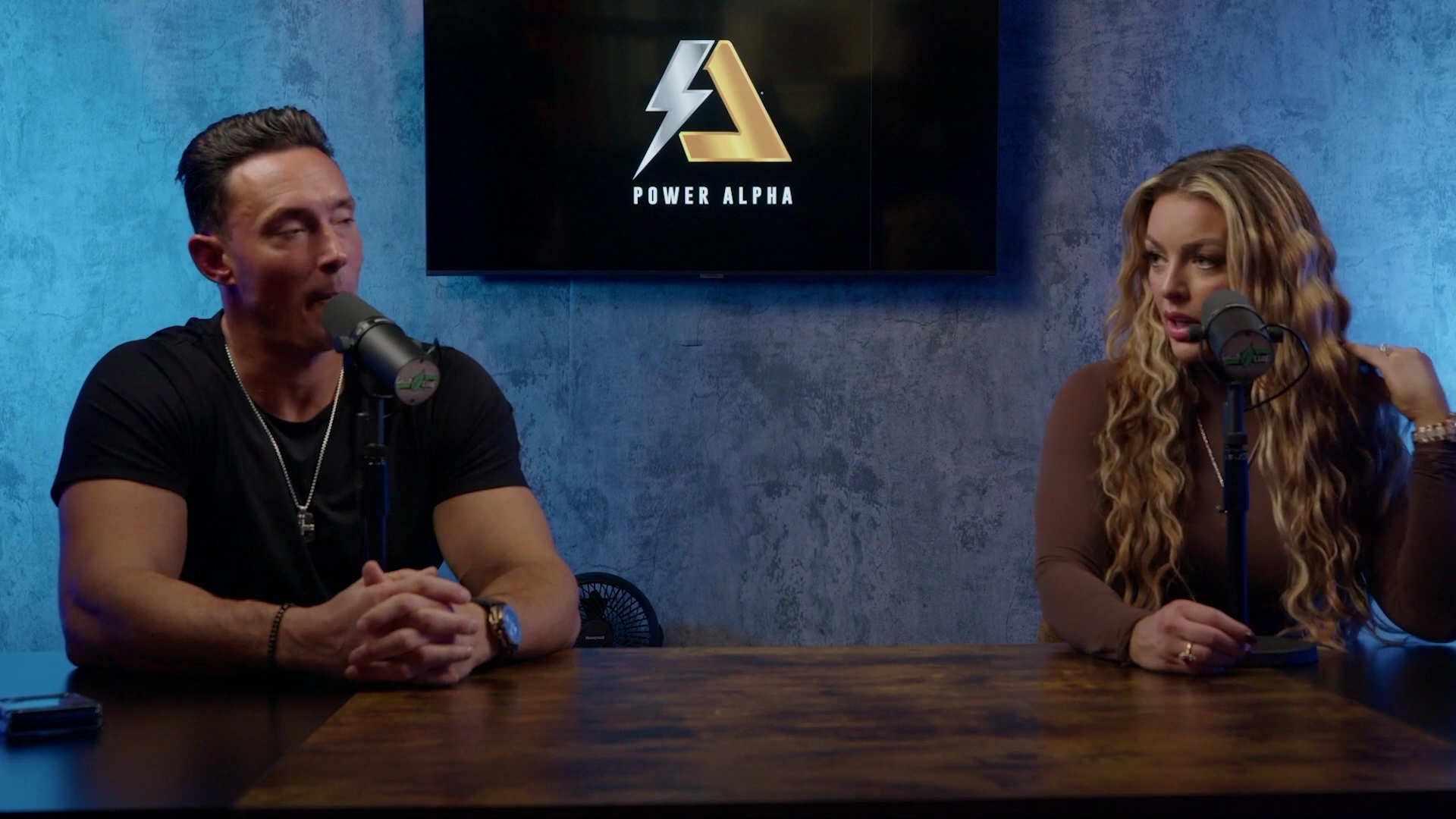 x2mate_com-Ep_9_-_Power_Alphas_Podcast___28Mandy_Saccomanno___Sabby_Piscitelli29-281080p29_mp41973.jpg