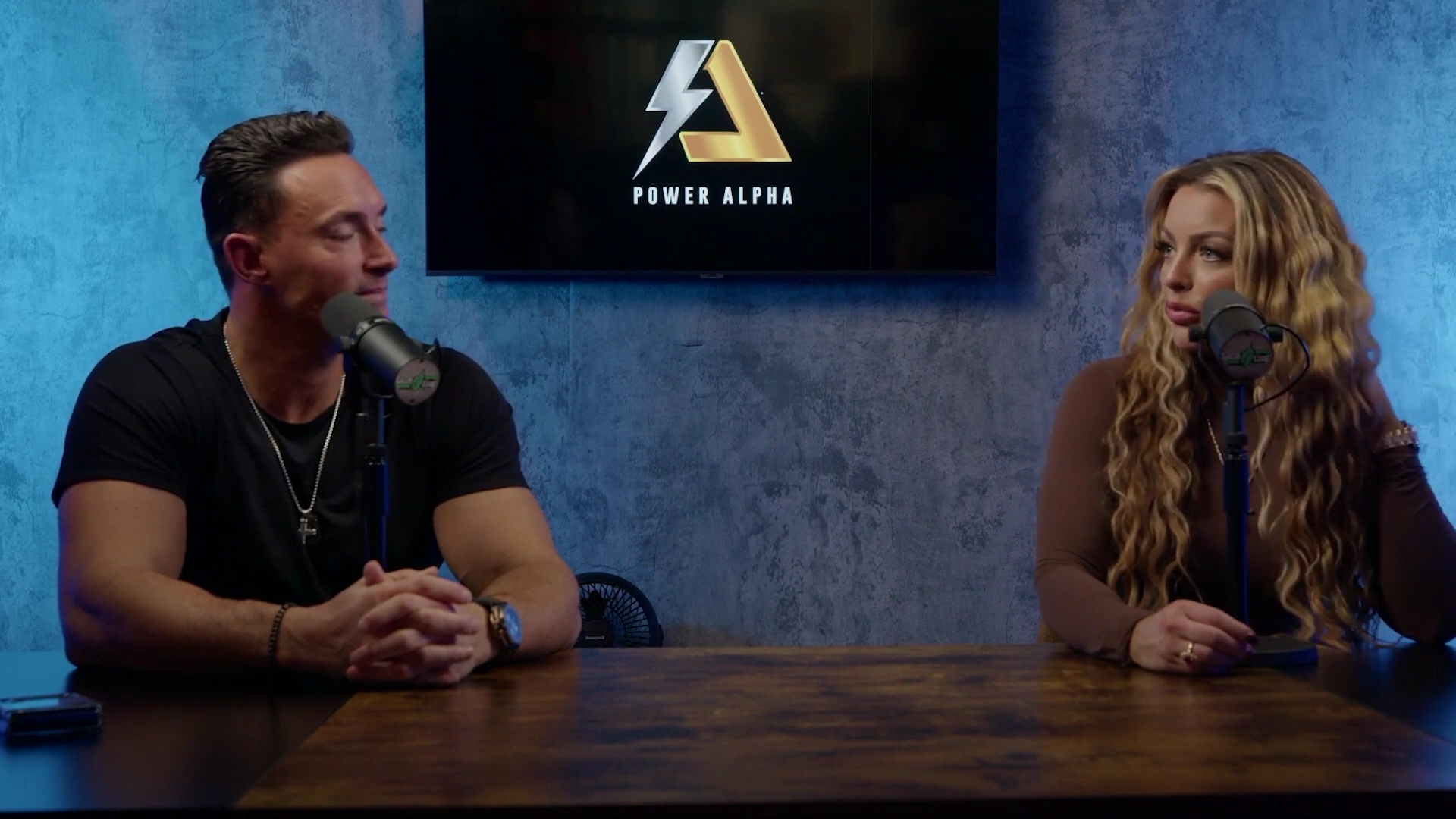 x2mate_com-Ep_9_-_Power_Alphas_Podcast___28Mandy_Saccomanno___Sabby_Piscitelli29-281080p29_mp41975.jpg