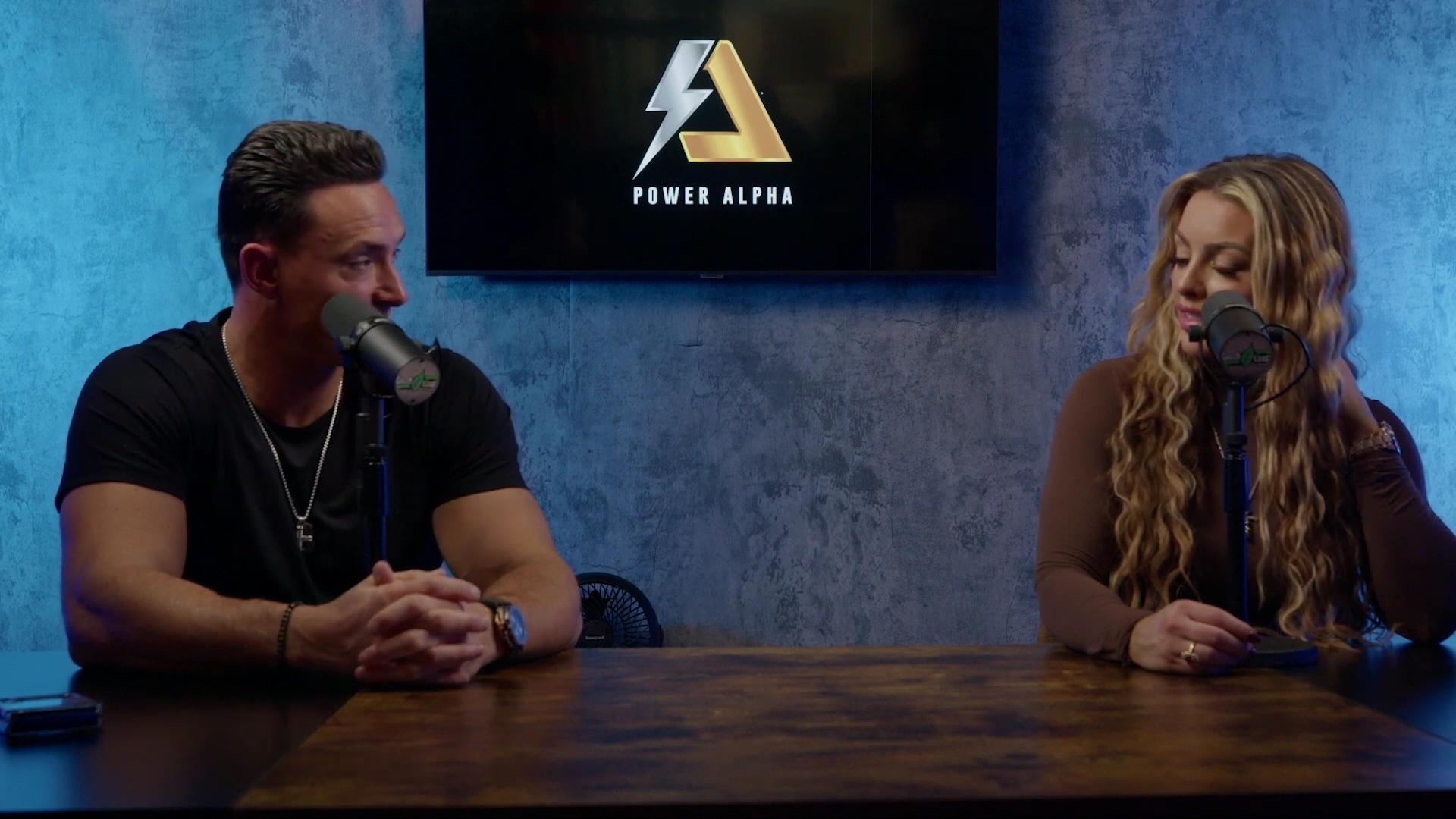 x2mate_com-Ep_9_-_Power_Alphas_Podcast___28Mandy_Saccomanno___Sabby_Piscitelli29-281080p29_mp41980.jpg
