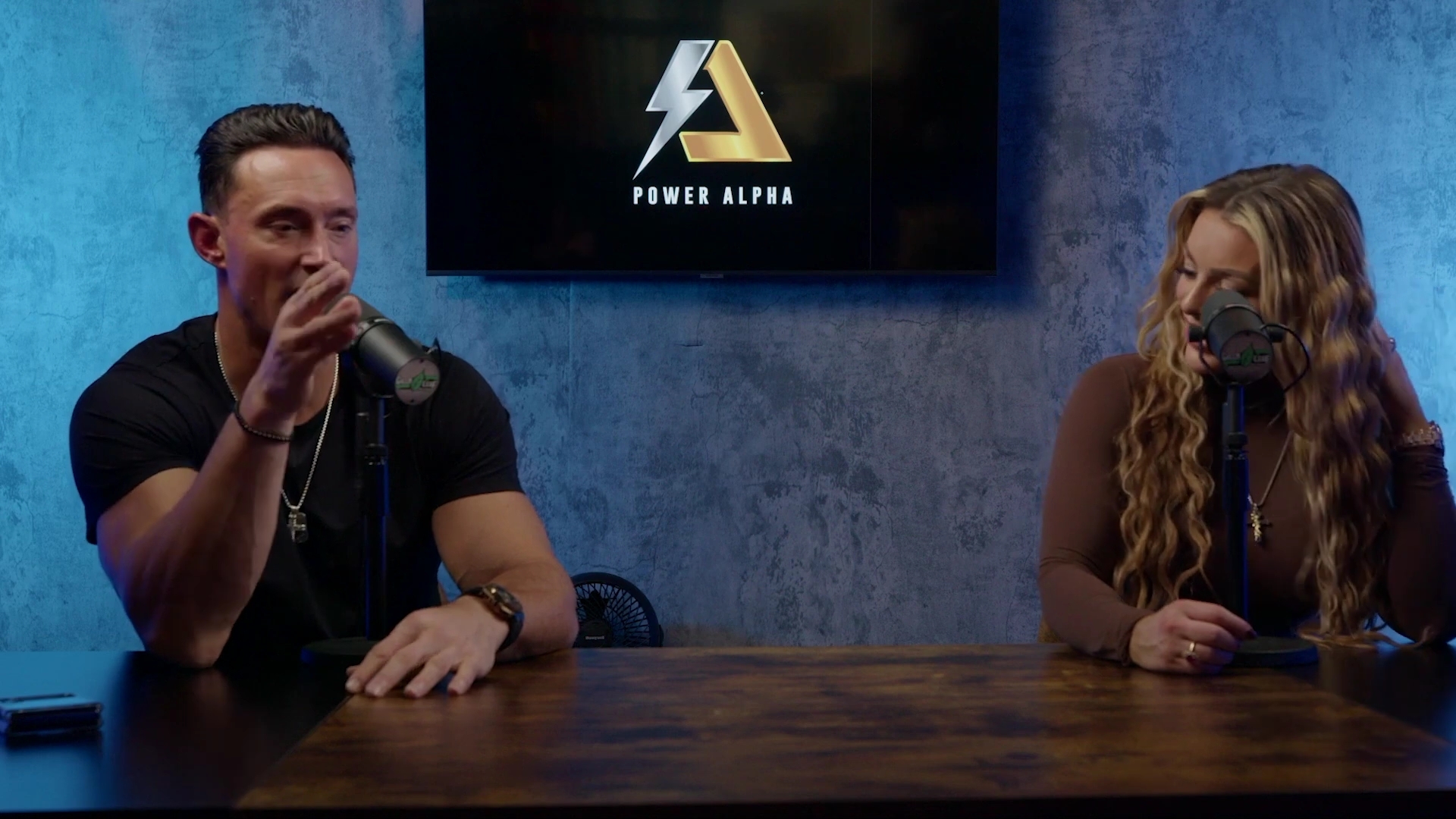 x2mate_com-Ep_9_-_Power_Alphas_Podcast___28Mandy_Saccomanno___Sabby_Piscitelli29-281080p29_mp41988.jpg