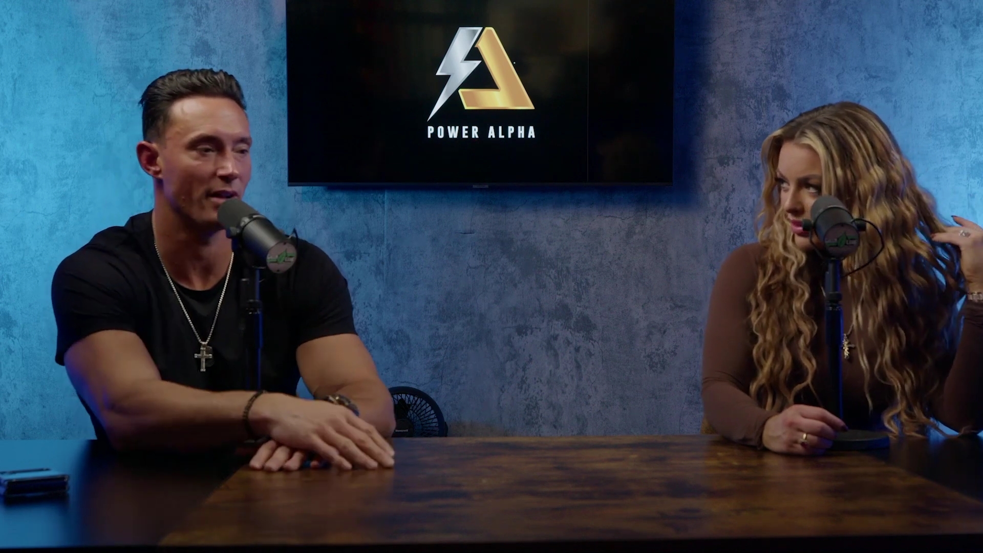 x2mate_com-Ep_9_-_Power_Alphas_Podcast___28Mandy_Saccomanno___Sabby_Piscitelli29-281080p29_mp41990.jpg