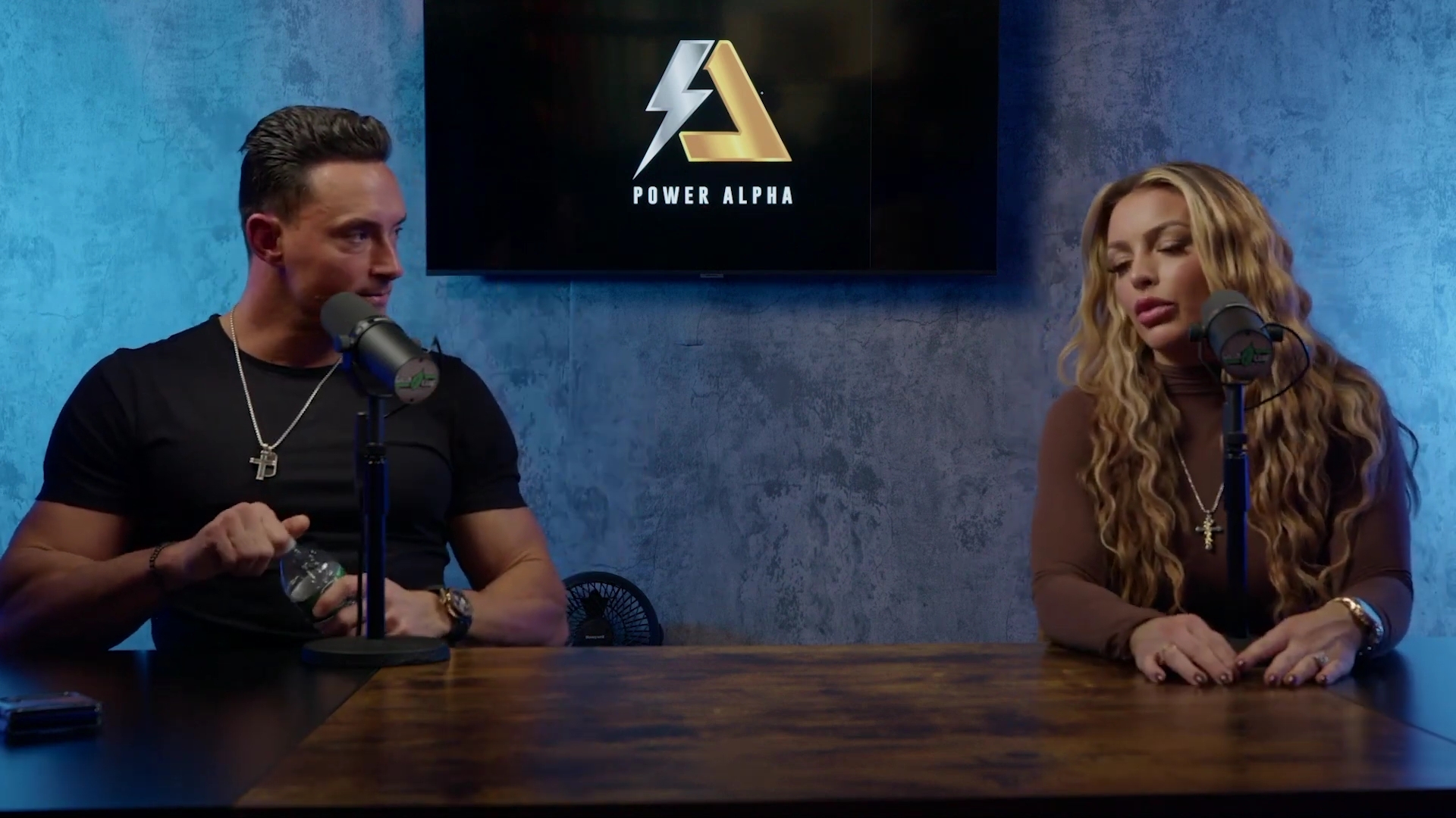 x2mate_com-Ep_9_-_Power_Alphas_Podcast___28Mandy_Saccomanno___Sabby_Piscitelli29-281080p29_mp42007.jpg