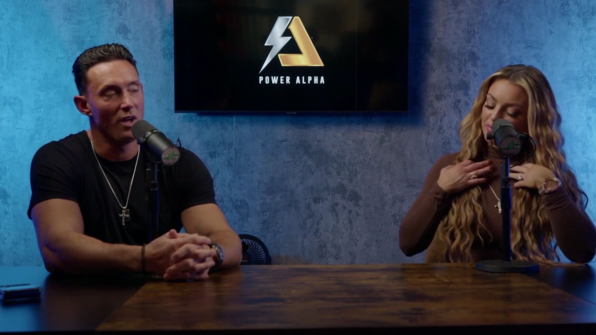 x2mate_com-Ep_9_-_Power_Alphas_Podcast___28Mandy_Saccomanno___Sabby_Piscitelli29-281080p29_mp42054.jpg