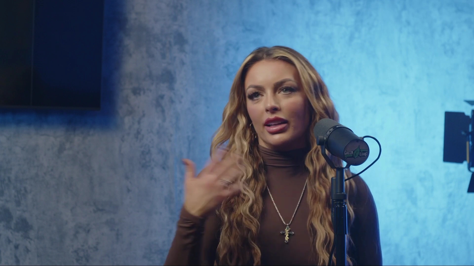 x2mate_com-Ep_9_-_Power_Alphas_Podcast___28Mandy_Saccomanno___Sabby_Piscitelli29-281080p29_mp42155.jpg