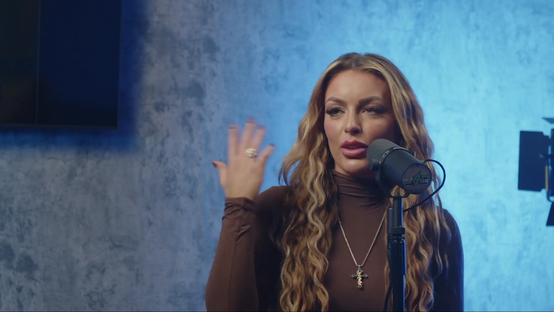 x2mate_com-Ep_9_-_Power_Alphas_Podcast___28Mandy_Saccomanno___Sabby_Piscitelli29-281080p29_mp42156.jpg