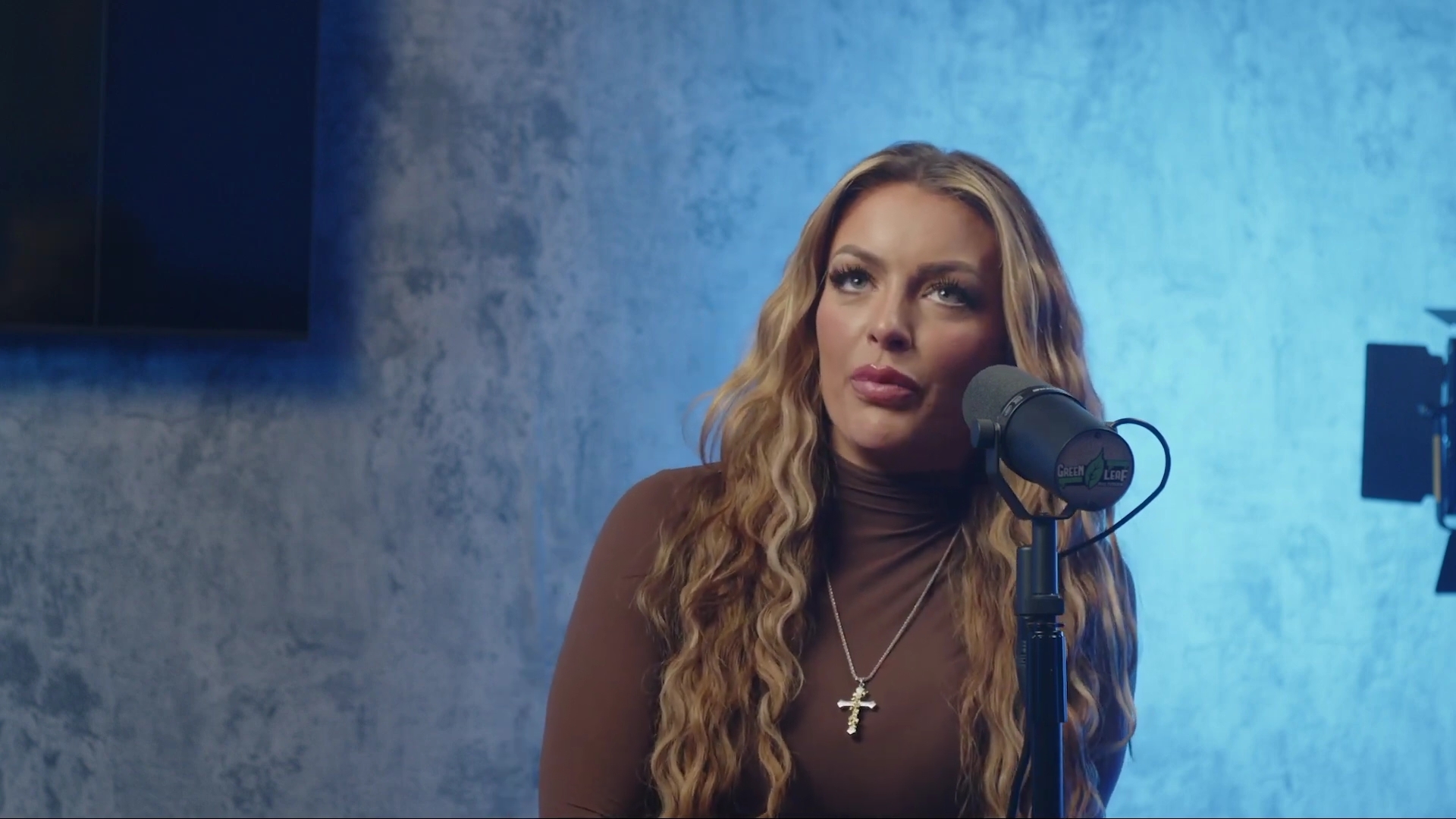x2mate_com-Ep_9_-_Power_Alphas_Podcast___28Mandy_Saccomanno___Sabby_Piscitelli29-281080p29_mp42162.jpg