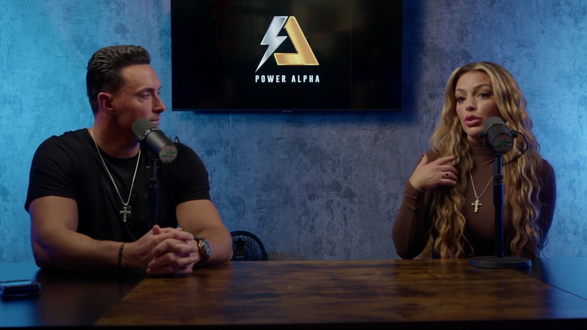 x2mate_com-Ep_9_-_Power_Alphas_Podcast___28Mandy_Saccomanno___Sabby_Piscitelli29-281080p29_mp42207.jpg
