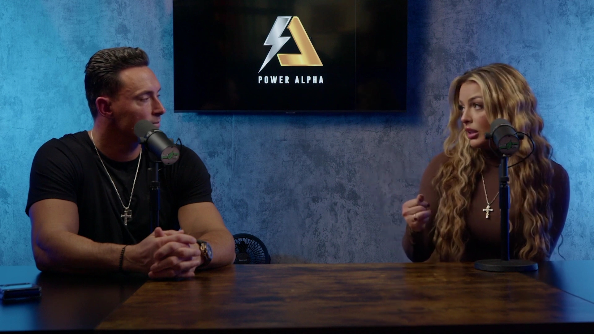 x2mate_com-Ep_9_-_Power_Alphas_Podcast___28Mandy_Saccomanno___Sabby_Piscitelli29-281080p29_mp42210.jpg