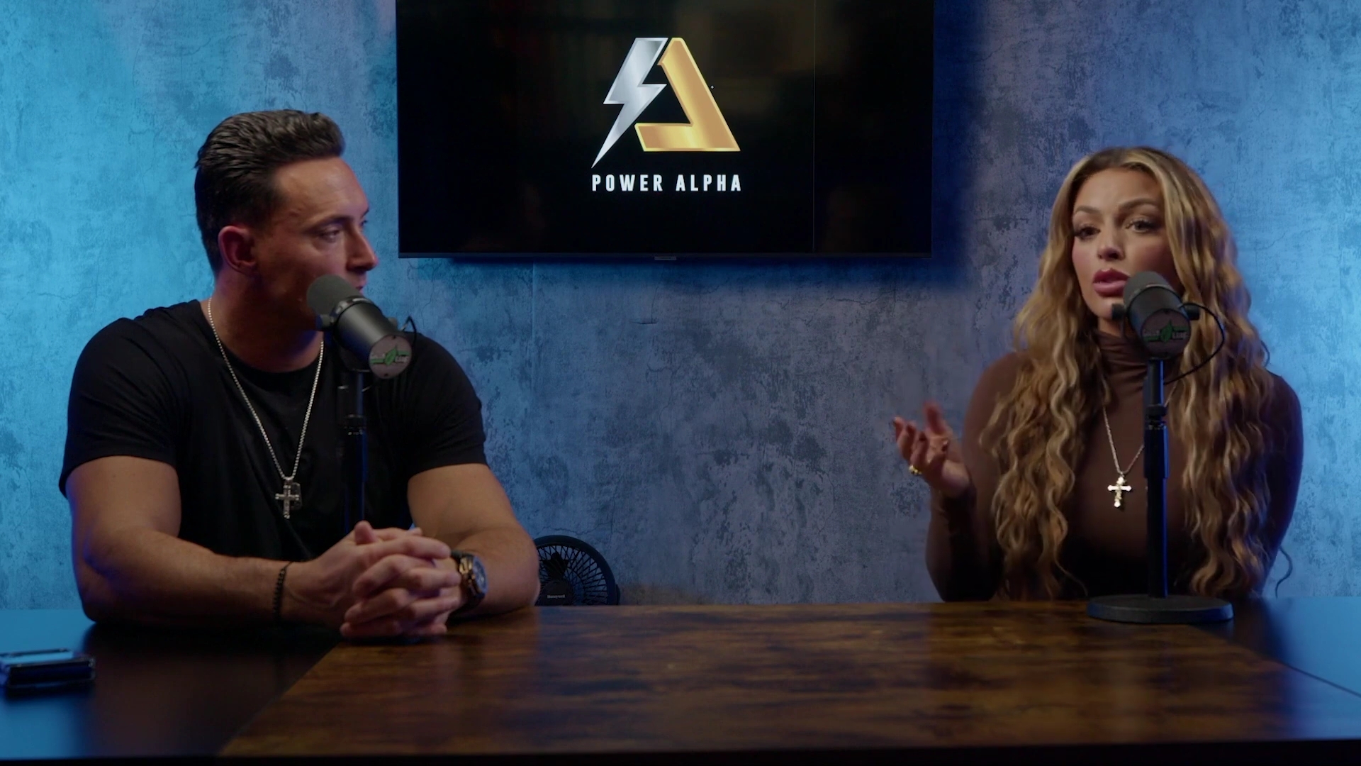 x2mate_com-Ep_9_-_Power_Alphas_Podcast___28Mandy_Saccomanno___Sabby_Piscitelli29-281080p29_mp42214.jpg