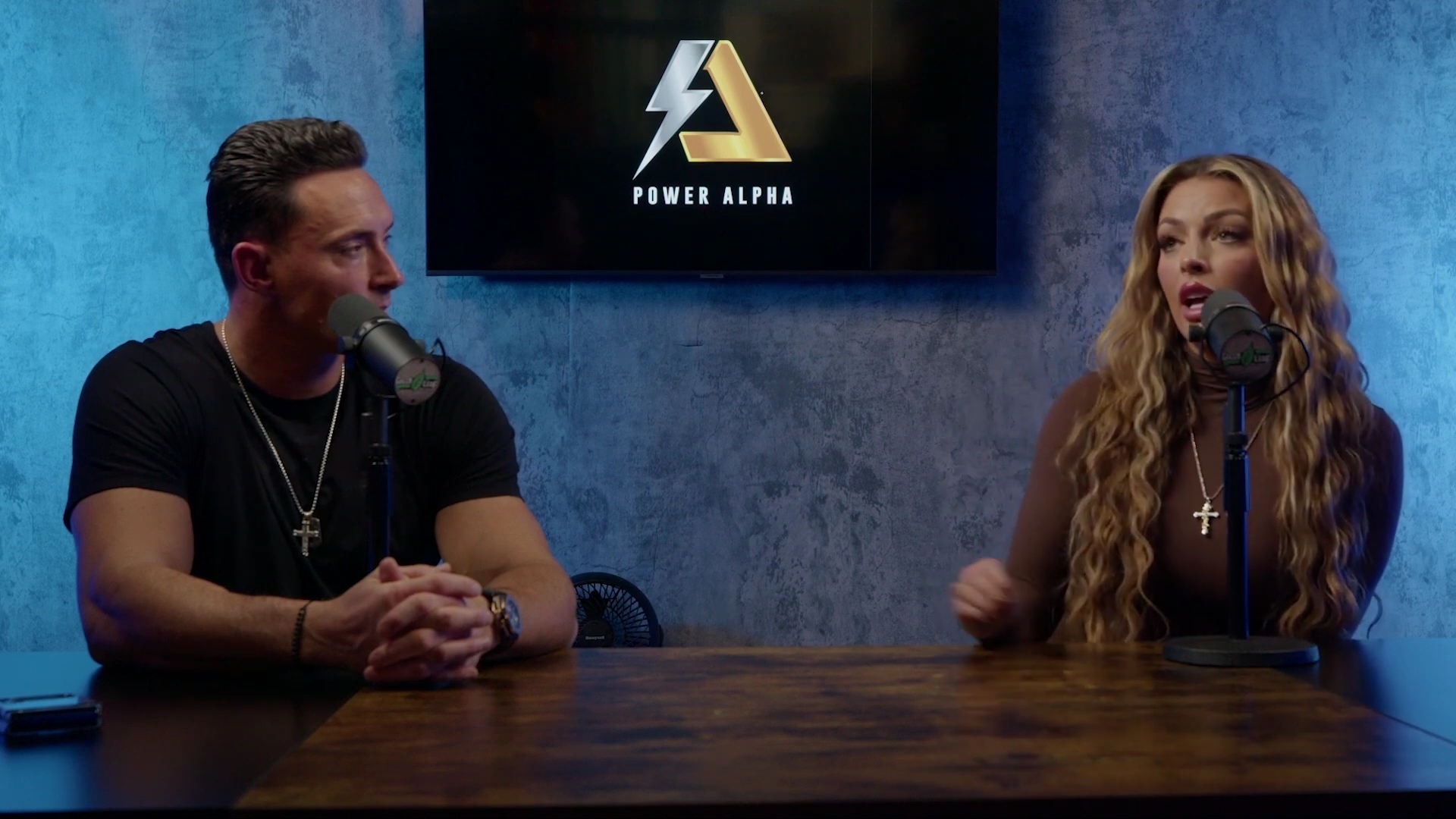 x2mate_com-Ep_9_-_Power_Alphas_Podcast___28Mandy_Saccomanno___Sabby_Piscitelli29-281080p29_mp42216.jpg