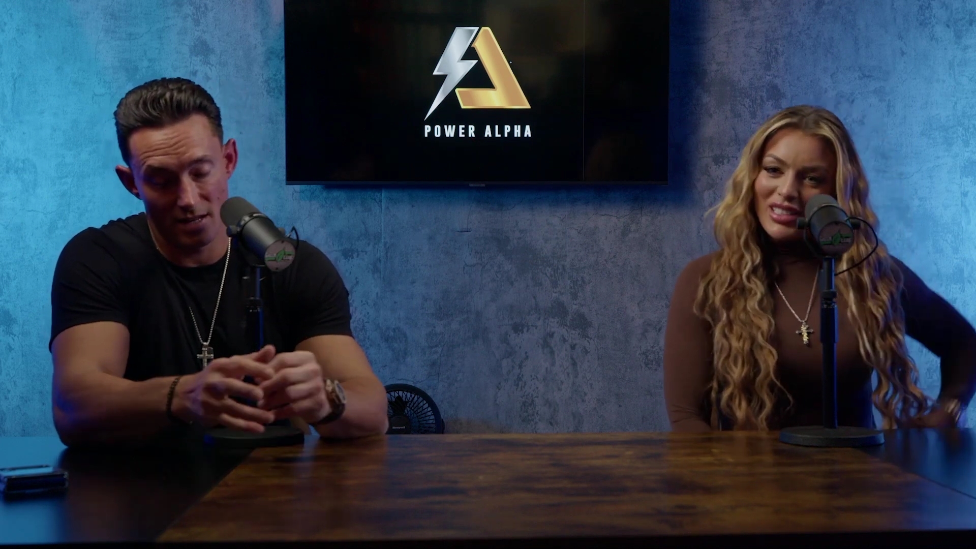 x2mate_com-Ep_9_-_Power_Alphas_Podcast___28Mandy_Saccomanno___Sabby_Piscitelli29-281080p29_mp42233.jpg