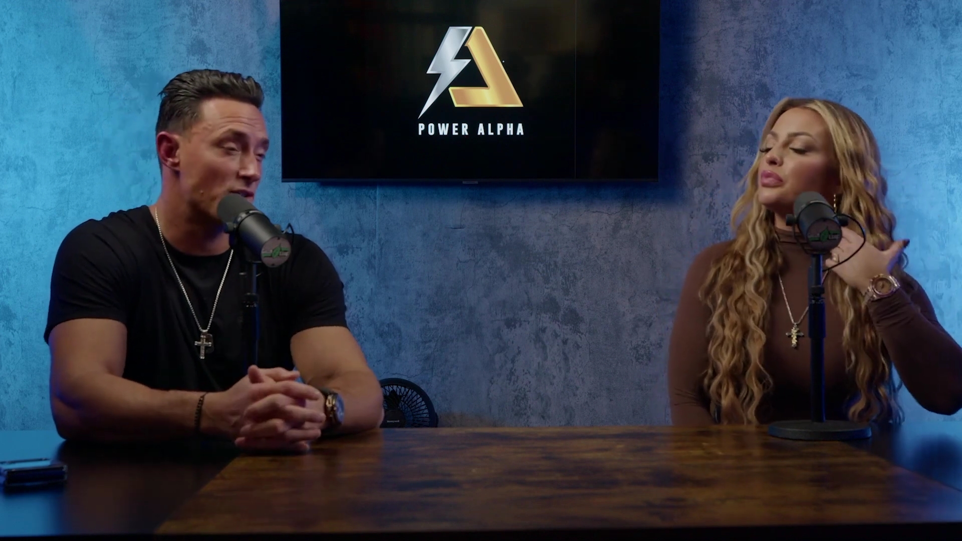 x2mate_com-Ep_9_-_Power_Alphas_Podcast___28Mandy_Saccomanno___Sabby_Piscitelli29-281080p29_mp42235.jpg