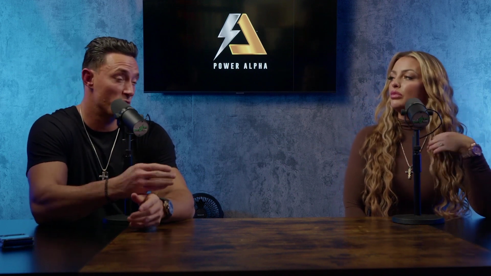 x2mate_com-Ep_9_-_Power_Alphas_Podcast___28Mandy_Saccomanno___Sabby_Piscitelli29-281080p29_mp42236.jpg