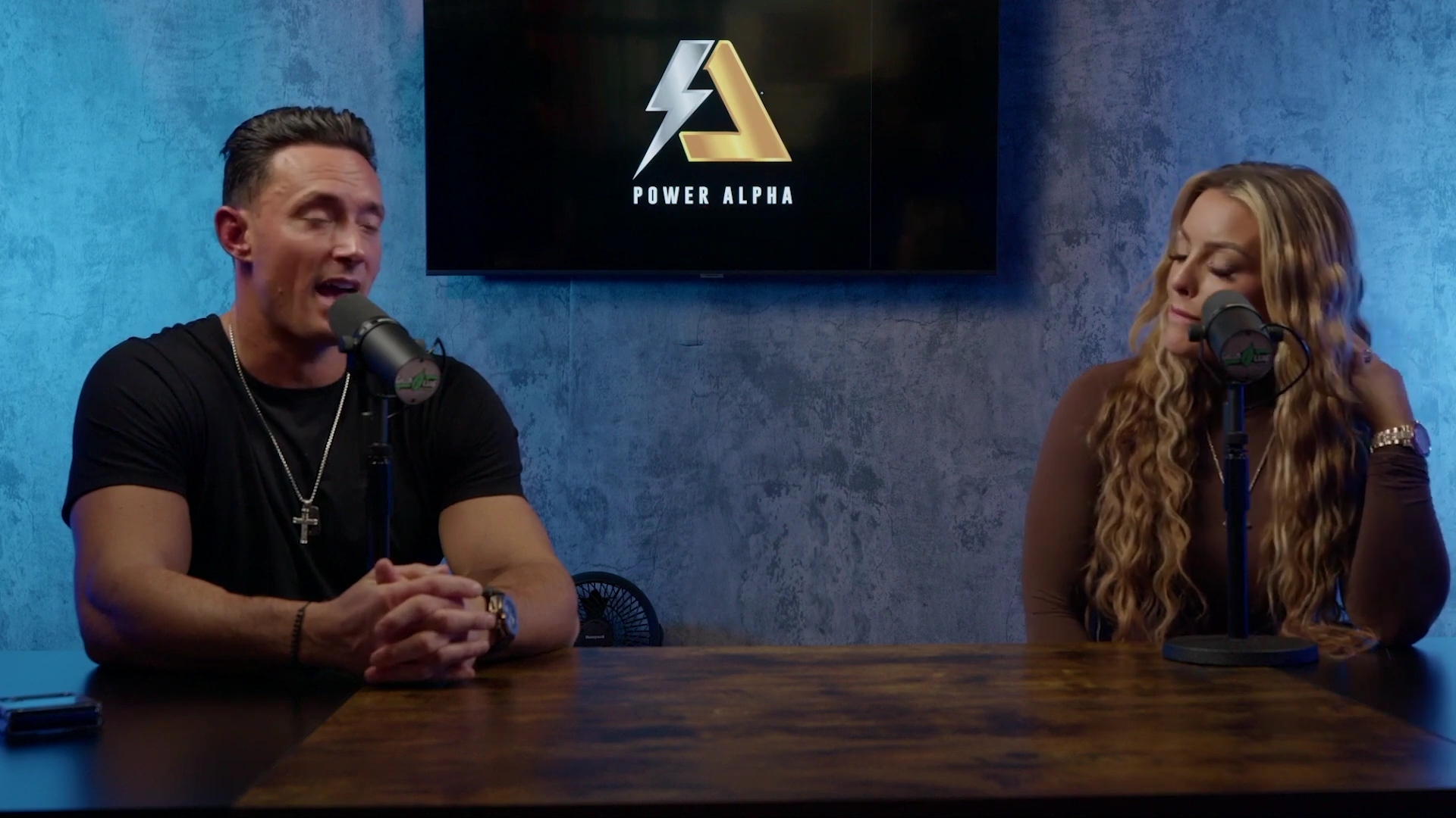 x2mate_com-Ep_9_-_Power_Alphas_Podcast___28Mandy_Saccomanno___Sabby_Piscitelli29-281080p29_mp42239.jpg