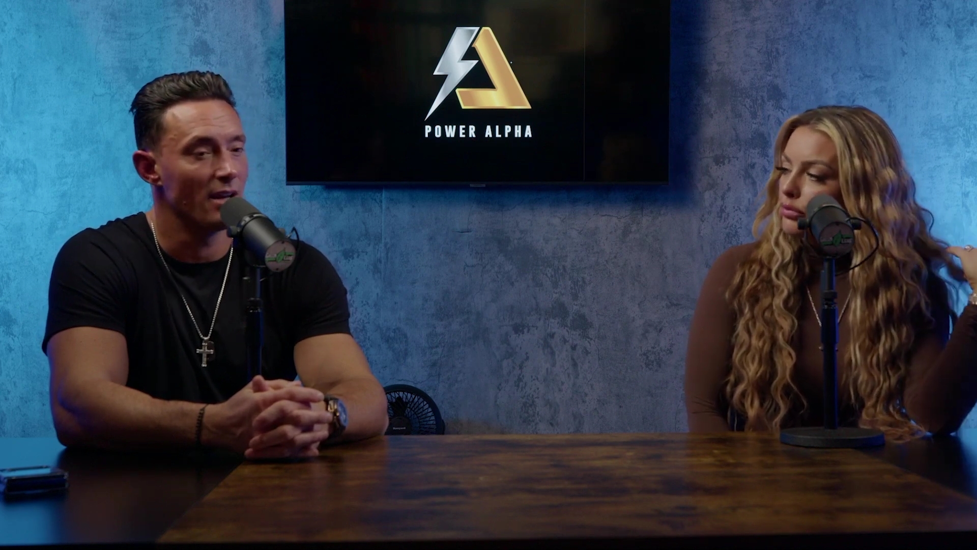 x2mate_com-Ep_9_-_Power_Alphas_Podcast___28Mandy_Saccomanno___Sabby_Piscitelli29-281080p29_mp42241.jpg