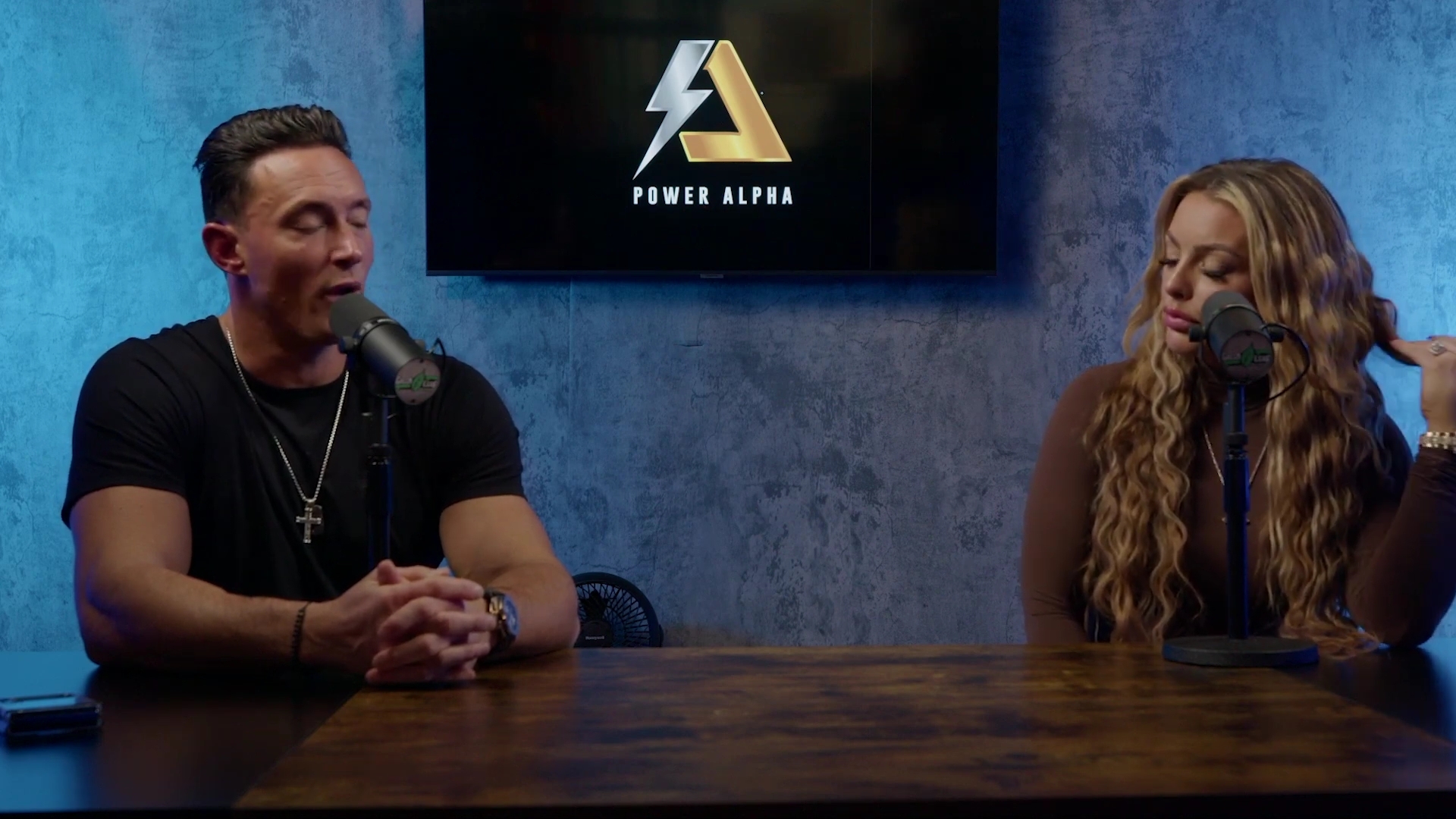 x2mate_com-Ep_9_-_Power_Alphas_Podcast___28Mandy_Saccomanno___Sabby_Piscitelli29-281080p29_mp42242.jpg