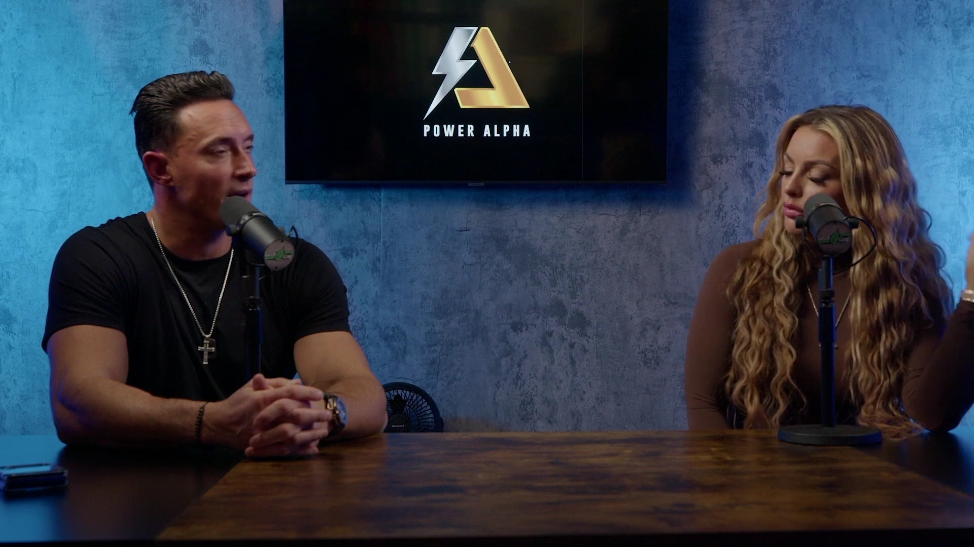 x2mate_com-Ep_9_-_Power_Alphas_Podcast___28Mandy_Saccomanno___Sabby_Piscitelli29-281080p29_mp42243.jpg