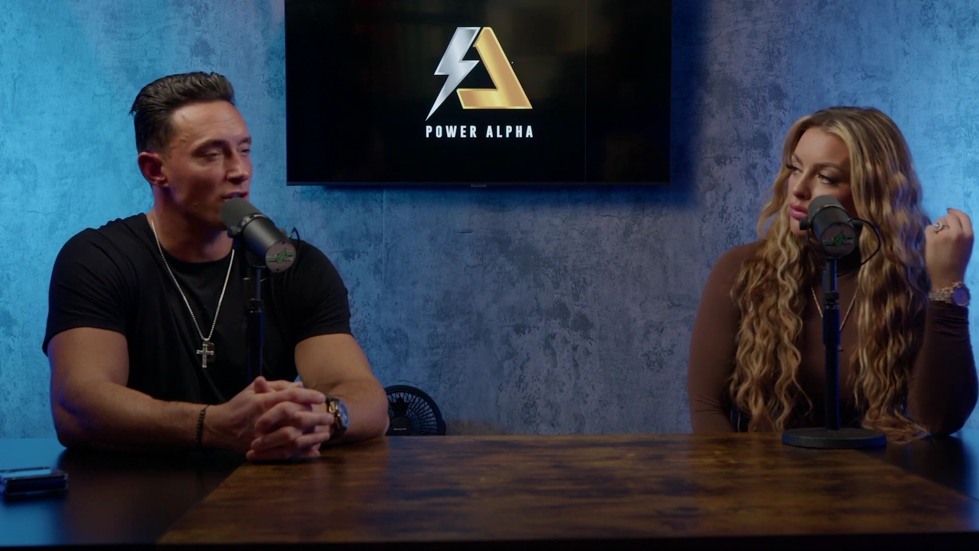 x2mate_com-Ep_9_-_Power_Alphas_Podcast___28Mandy_Saccomanno___Sabby_Piscitelli29-281080p29_mp42244.jpg