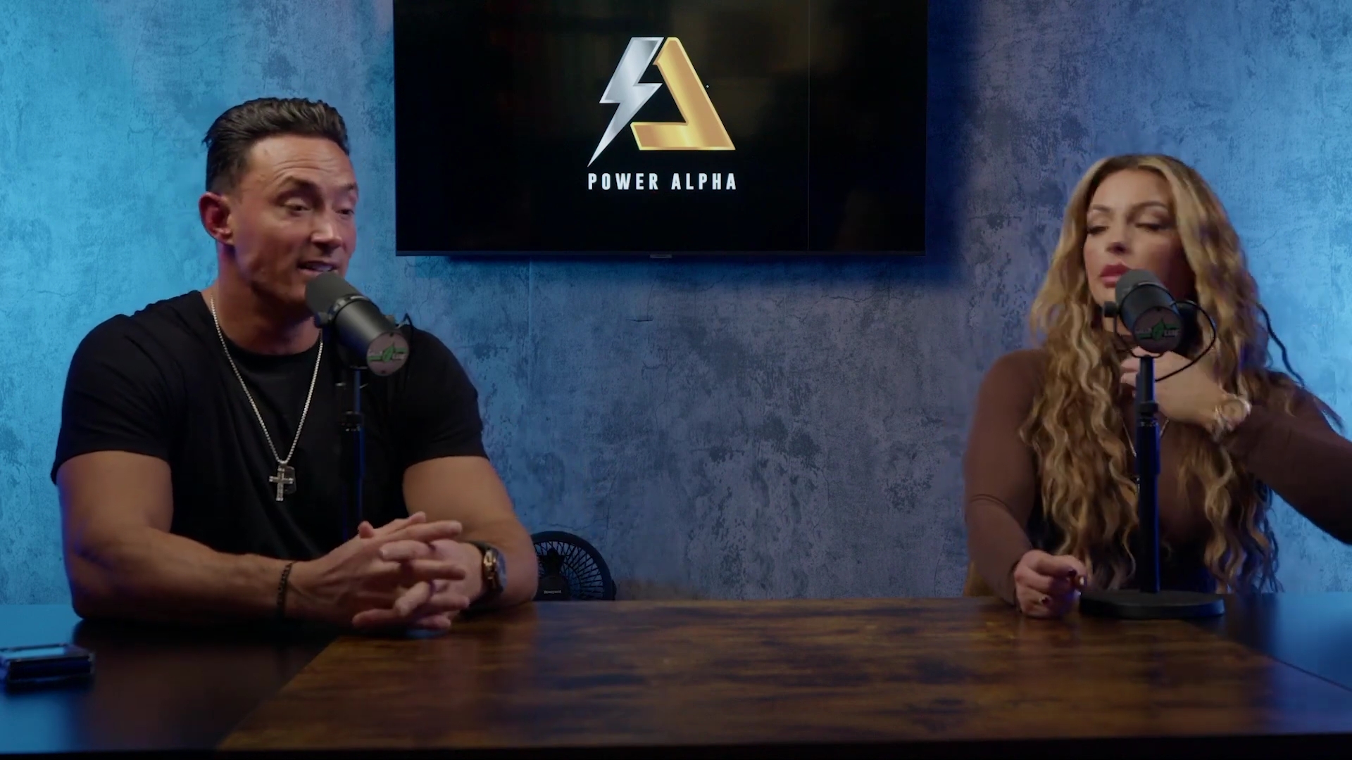 x2mate_com-Ep_9_-_Power_Alphas_Podcast___28Mandy_Saccomanno___Sabby_Piscitelli29-281080p29_mp42304.jpg