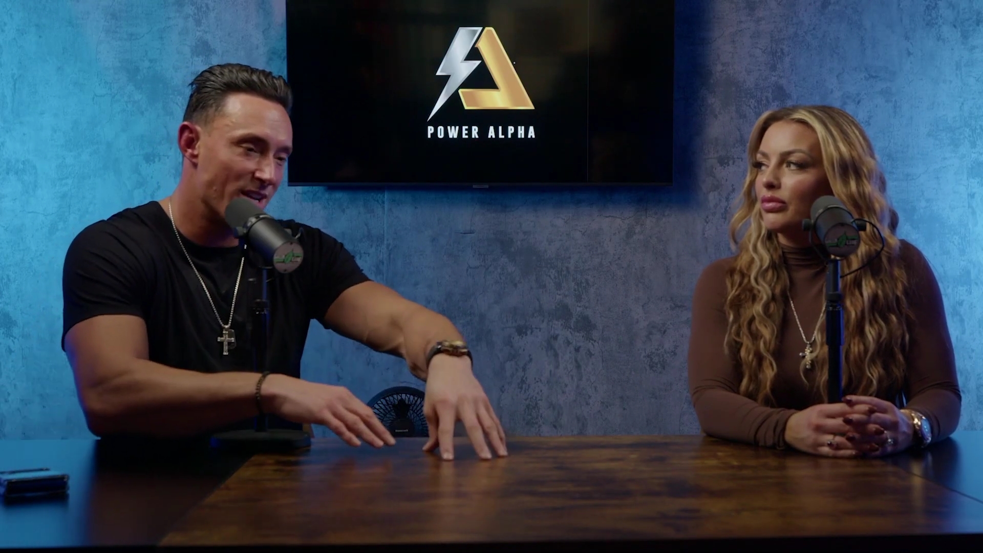 x2mate_com-Ep_9_-_Power_Alphas_Podcast___28Mandy_Saccomanno___Sabby_Piscitelli29-281080p29_mp42350.jpg