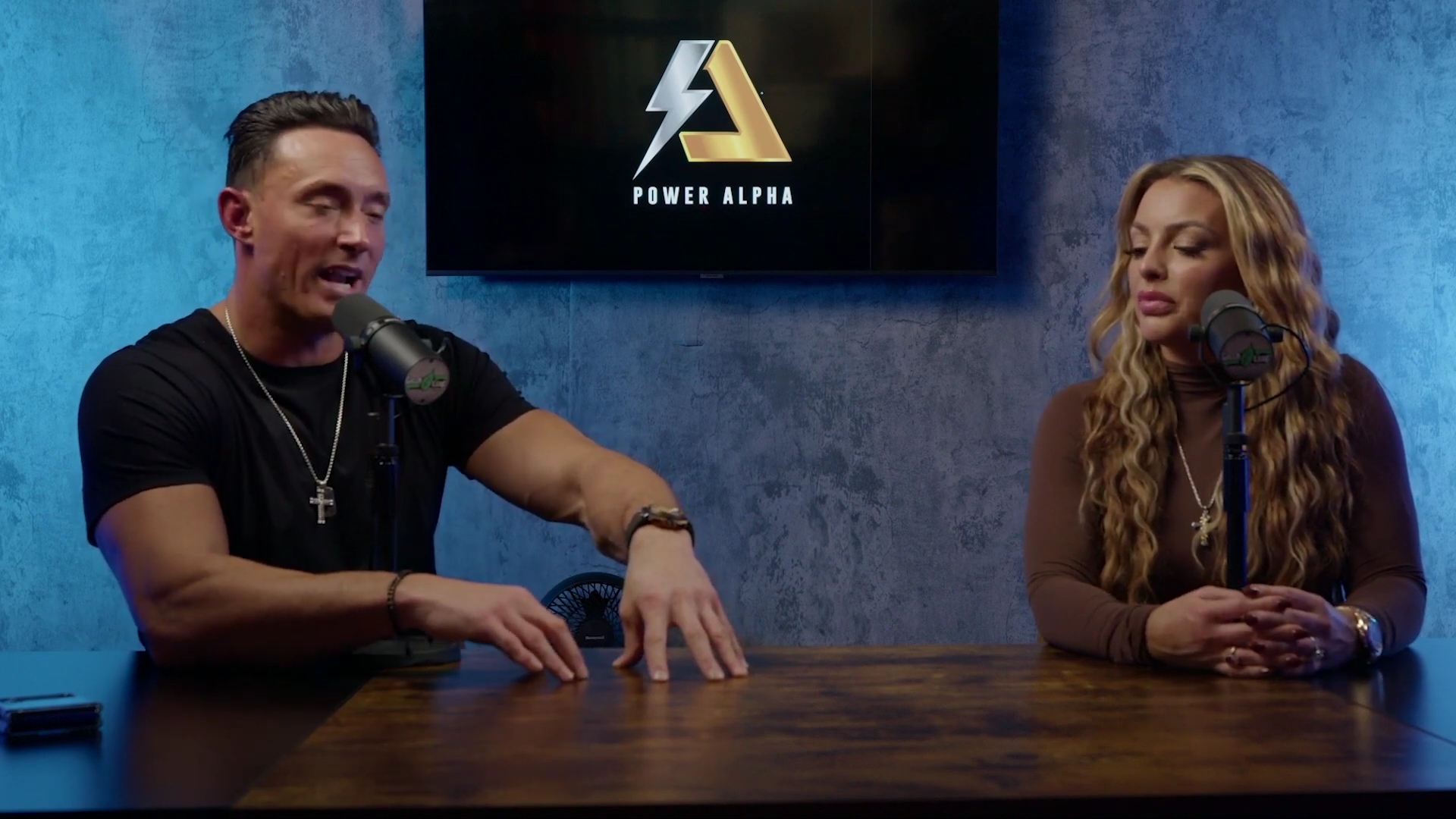 x2mate_com-Ep_9_-_Power_Alphas_Podcast___28Mandy_Saccomanno___Sabby_Piscitelli29-281080p29_mp42353.jpg