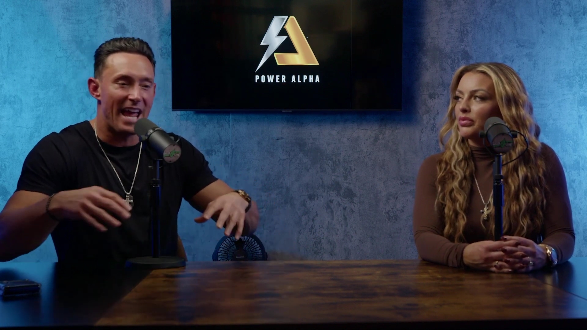 x2mate_com-Ep_9_-_Power_Alphas_Podcast___28Mandy_Saccomanno___Sabby_Piscitelli29-281080p29_mp42354.jpg