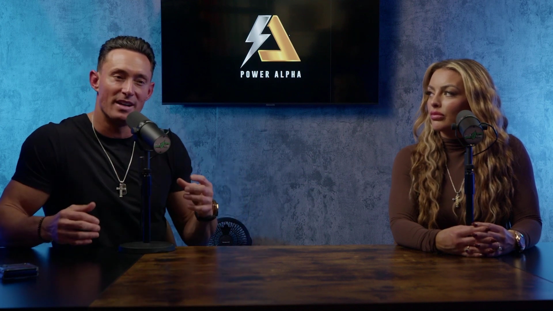 x2mate_com-Ep_9_-_Power_Alphas_Podcast___28Mandy_Saccomanno___Sabby_Piscitelli29-281080p29_mp42359.jpg