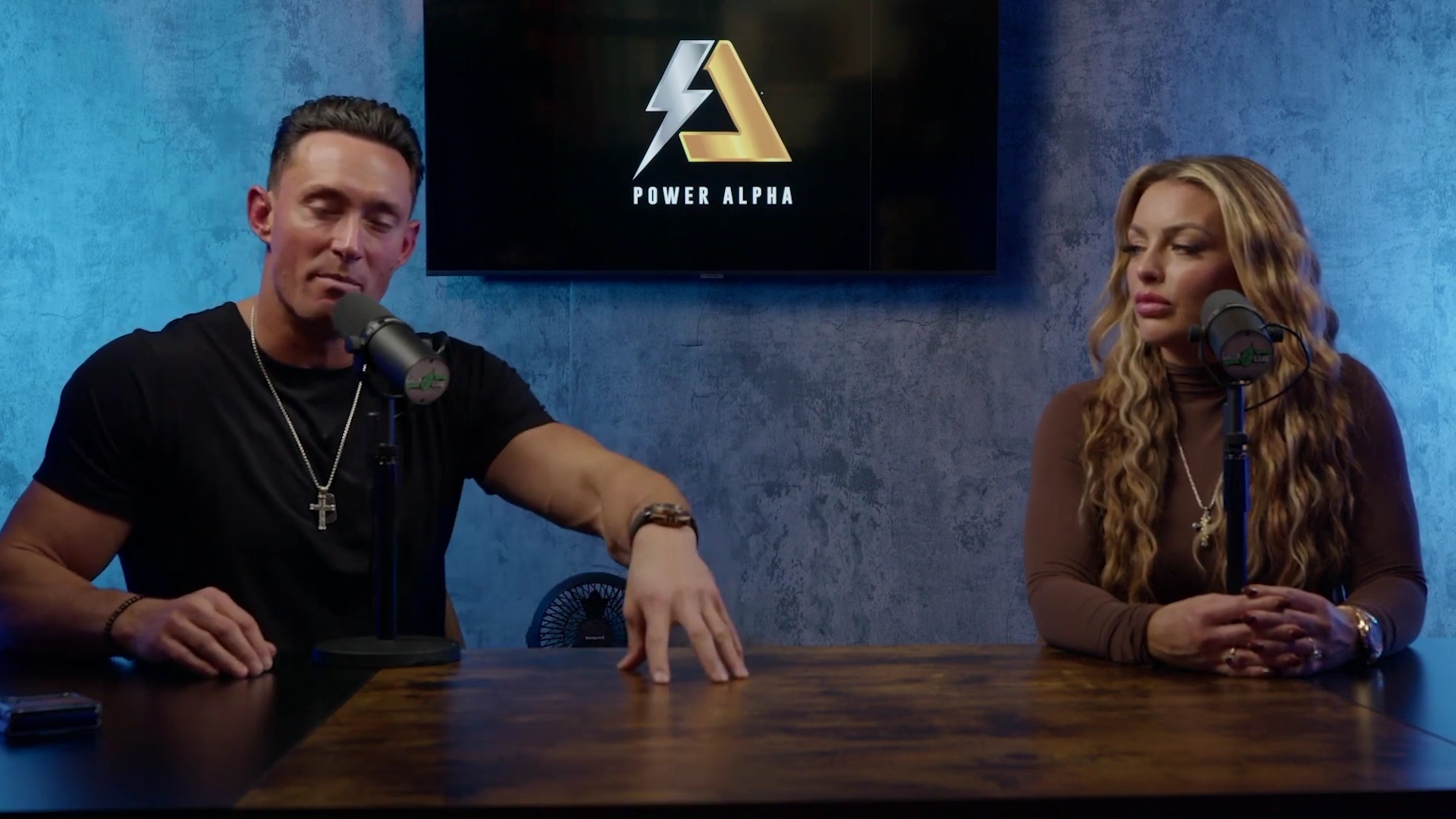 x2mate_com-Ep_9_-_Power_Alphas_Podcast___28Mandy_Saccomanno___Sabby_Piscitelli29-281080p29_mp42360.jpg