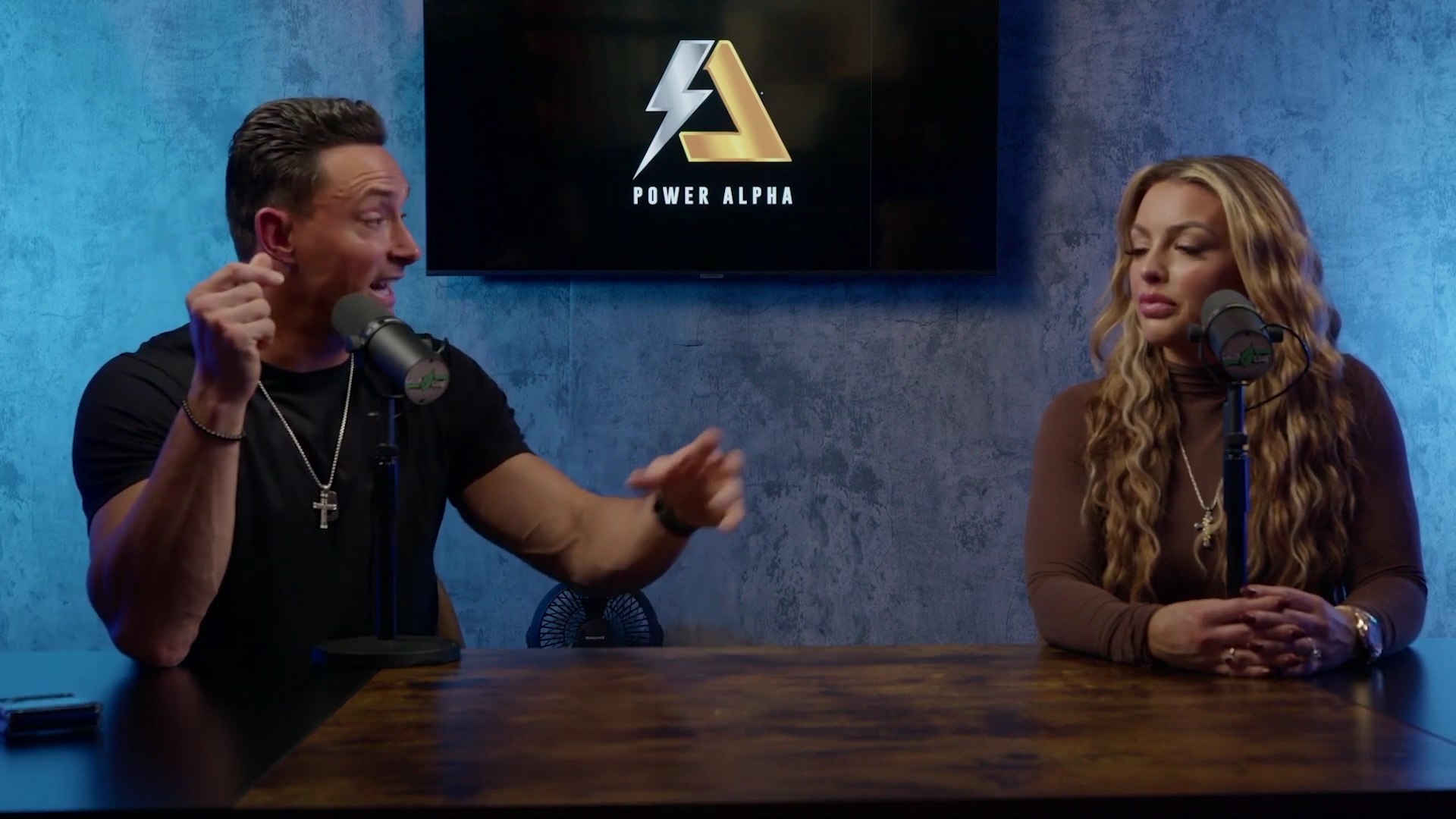 x2mate_com-Ep_9_-_Power_Alphas_Podcast___28Mandy_Saccomanno___Sabby_Piscitelli29-281080p29_mp42363.jpg