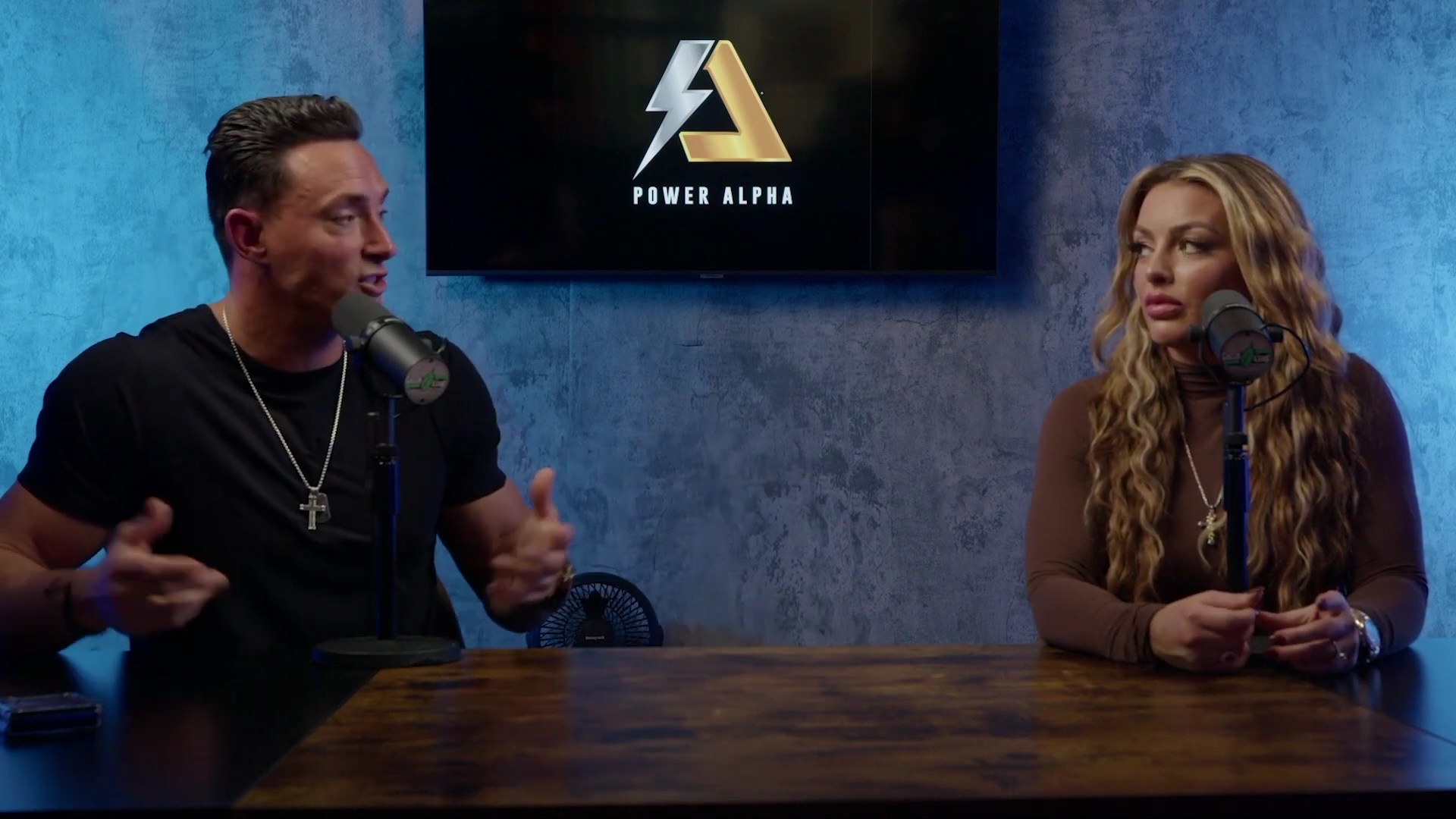 x2mate_com-Ep_9_-_Power_Alphas_Podcast___28Mandy_Saccomanno___Sabby_Piscitelli29-281080p29_mp42368.jpg