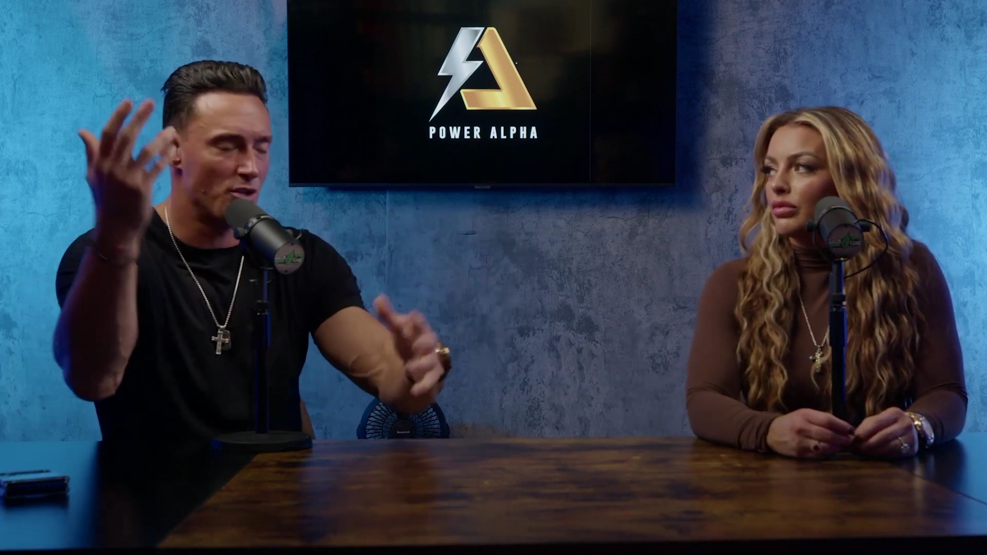 x2mate_com-Ep_9_-_Power_Alphas_Podcast___28Mandy_Saccomanno___Sabby_Piscitelli29-281080p29_mp42373.jpg
